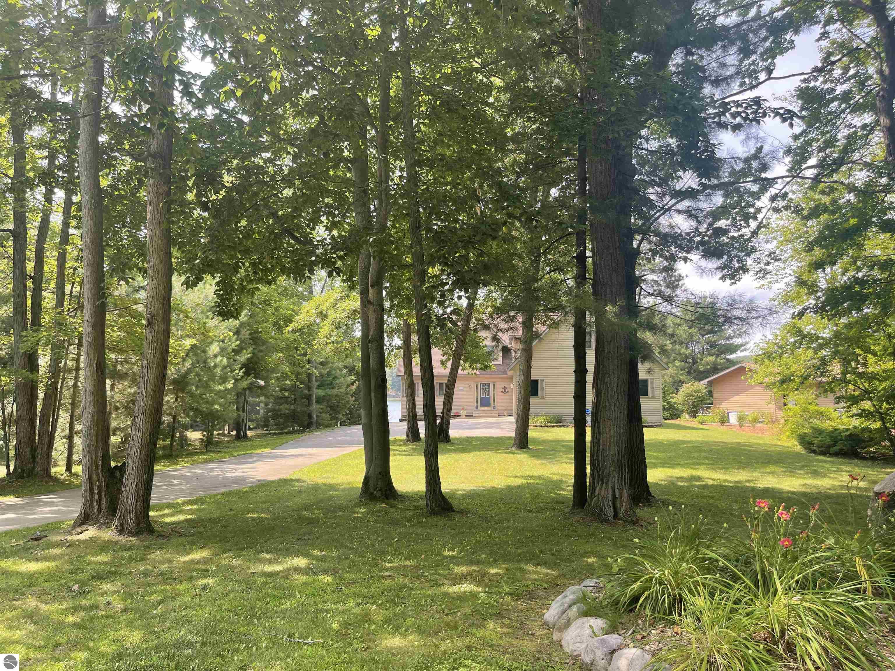 Harrison, Michigan, 48625, United States, 5 Bedrooms Bedrooms, ,4 BathroomsBathrooms,Residential,For Sale,1916275