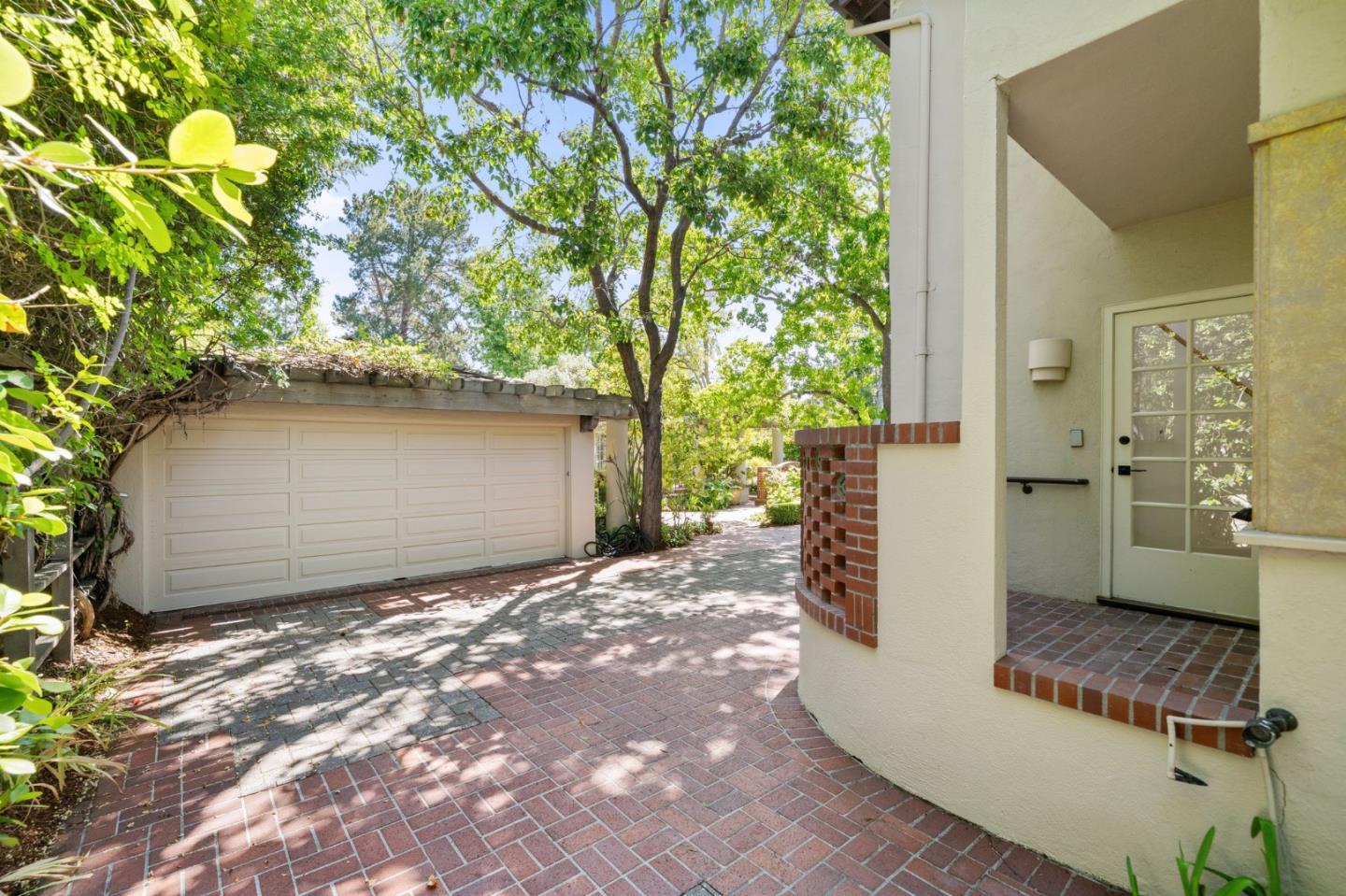 Palo Alto, California, 94301, United States, 4 Bedrooms Bedrooms, ,4 BathroomsBathrooms,Residential,For Sale,1837921