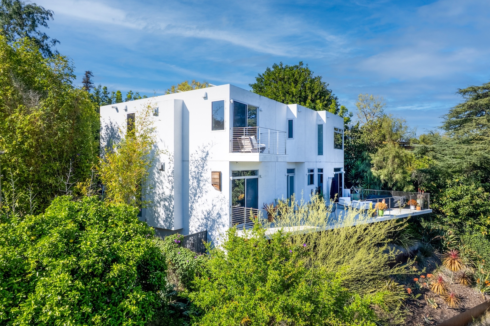  2129 Redcliff St - 物件實景
