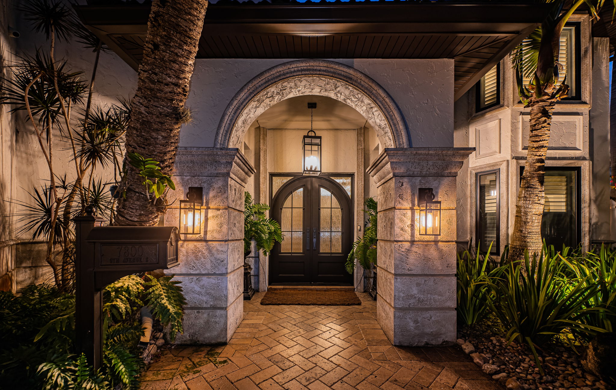 St Petersburg, Florida, 33707, United States, 5 Bedrooms Bedrooms, ,5 BathroomsBathrooms,Residential,For Sale,2007772