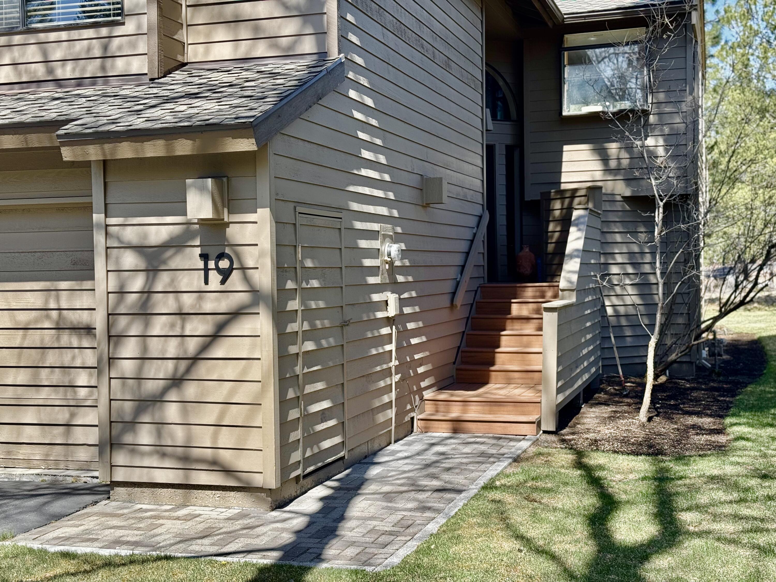 Sunriver, Oregon, 97707, United States, 3 Bedrooms Bedrooms, ,3 BathroomsBathrooms,Residential,For Sale,1778958