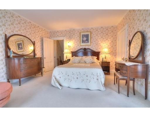 Quincy, Massachusetts, 02169, United States, 4 Bedrooms Bedrooms, ,2 BathroomsBathrooms,Residential,For Sale,1942556