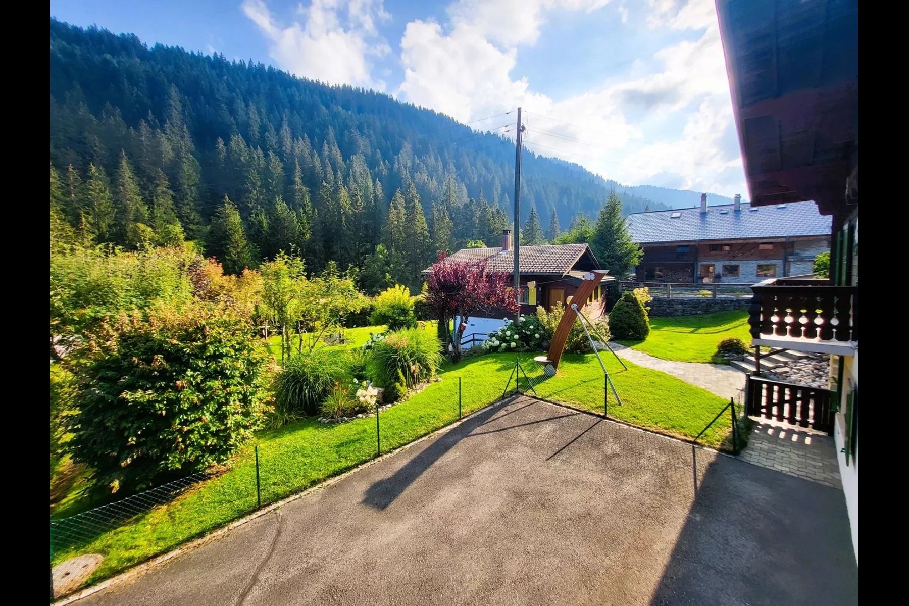  Spacious, perfectly maintained 6.5-room chalet with garden - 物件實景