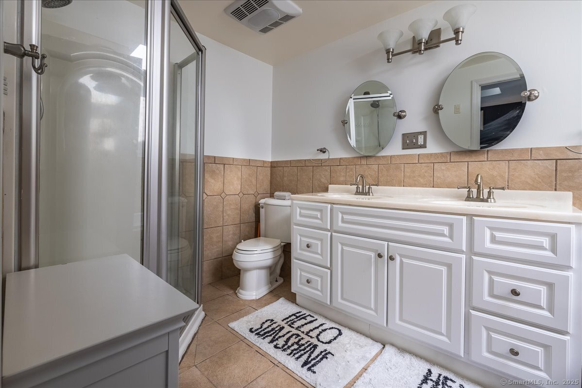 Fairfield, Connecticut, 06825, United States, 4 Bedrooms Bedrooms, ,4 BathroomsBathrooms,Residential,For Sale,1951658