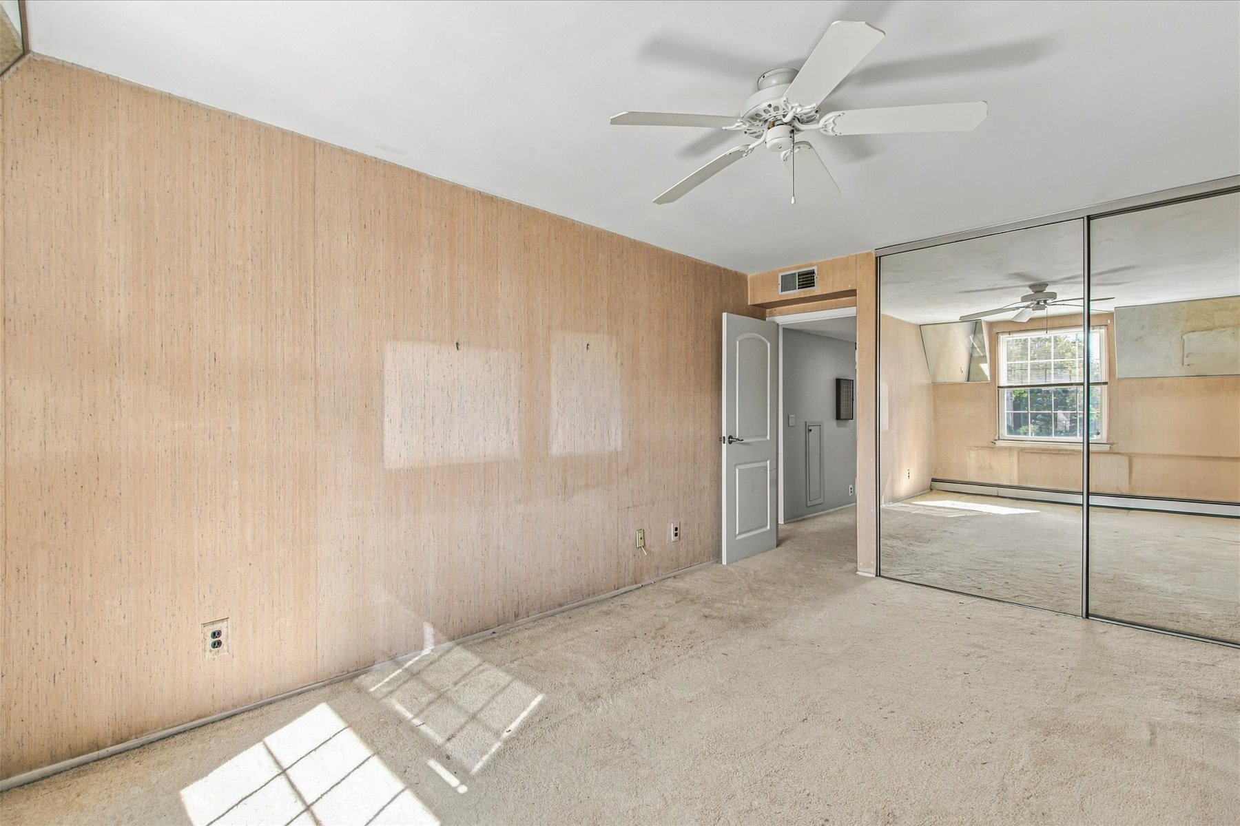  1301 Michael Court #1624, Bayside, NY, 11360 - 物件實景