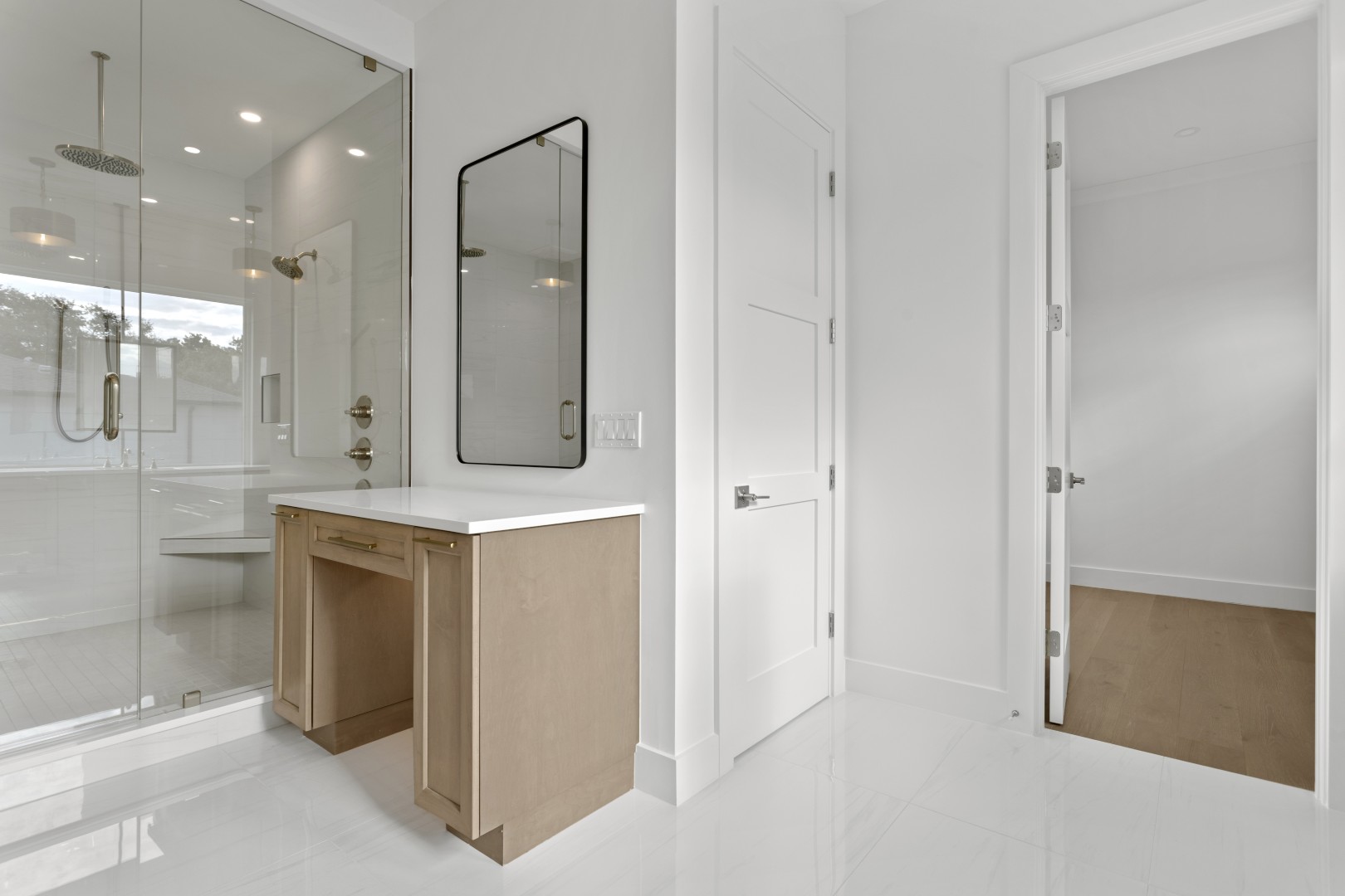 Tampa, Florida, 33611, United States, 6 Bedrooms Bedrooms, ,6 BathroomsBathrooms,Residential,For Sale,1981634