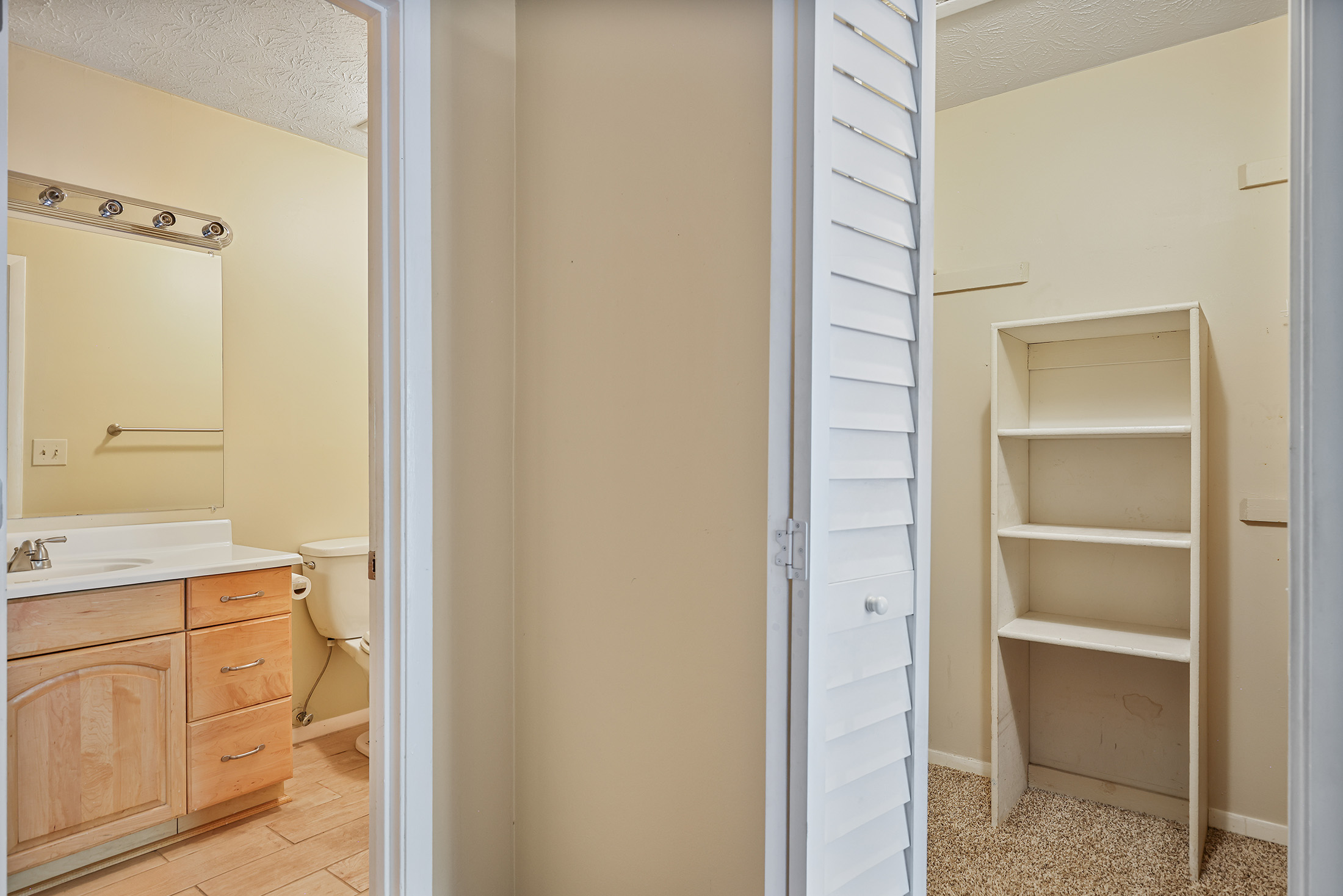  Exceptional Space and Value in Top-floor Corner Unit - 物件實景