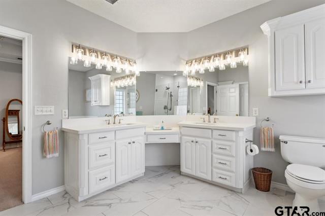 Lindale, Texas, 75771, United States, 3 Bedrooms Bedrooms, ,3 BathroomsBathrooms,Residential,For Sale,1995142