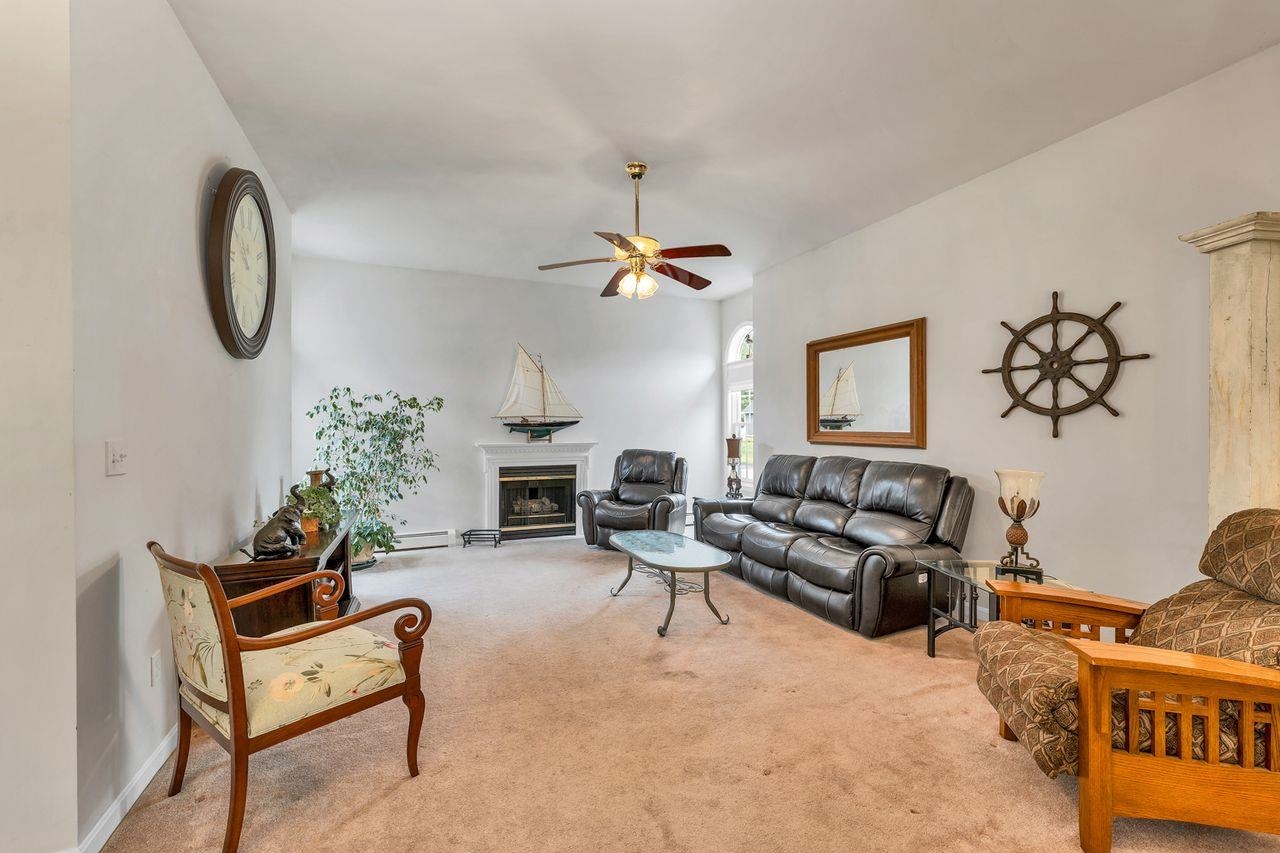 Seabrook, New Hampshire, 03874, United States, 3 Bedrooms Bedrooms, ,2 BathroomsBathrooms,Residential,For Sale,1986462