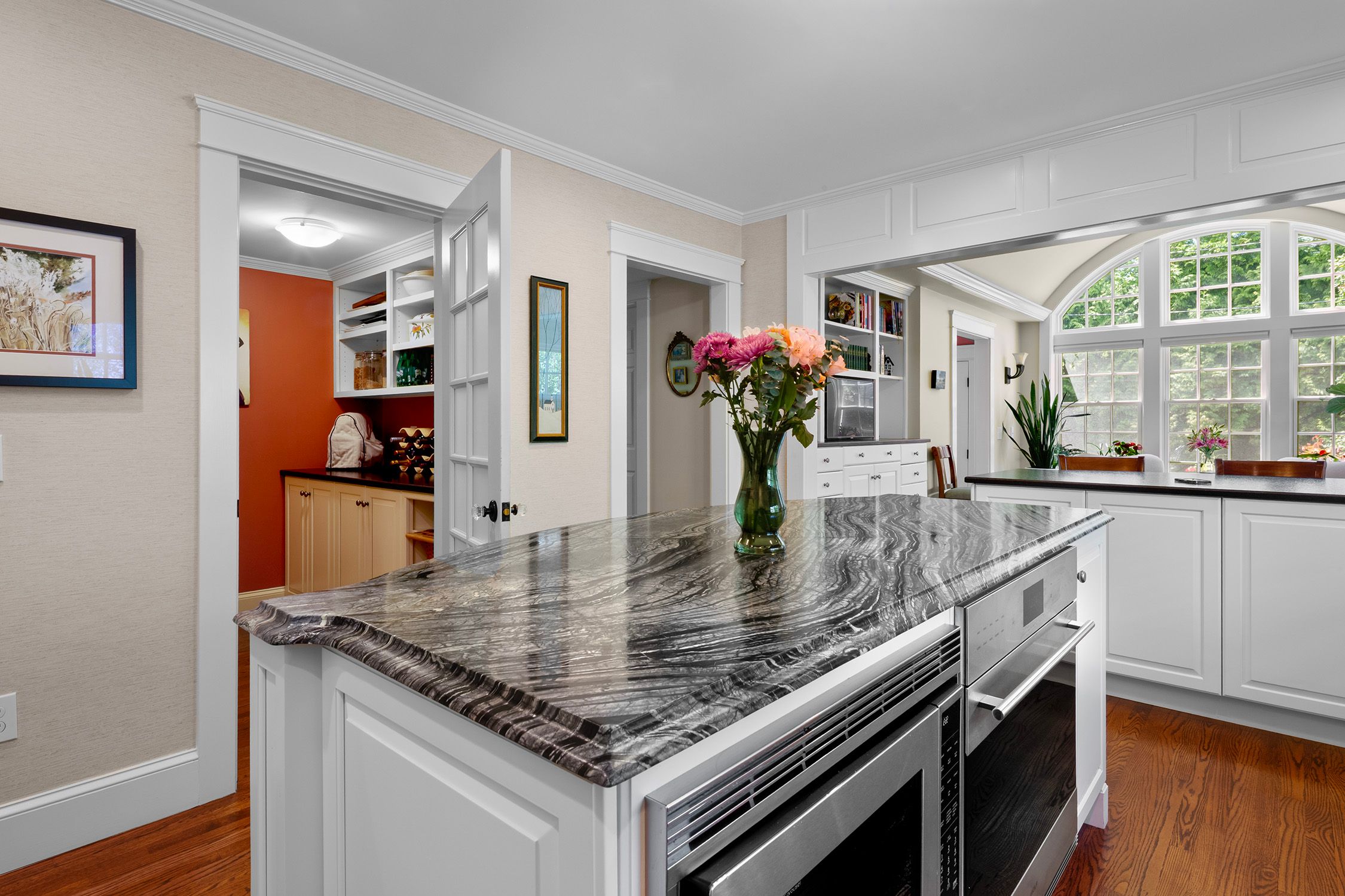  Classic Newport Colonial - 物件實景