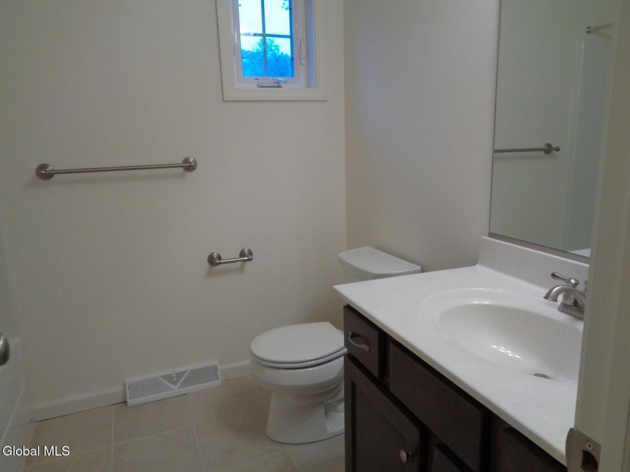 Mechanicville, New York, 12118, United States, 3 Bedrooms Bedrooms, ,3 BathroomsBathrooms,Residential,For Sale,1989340