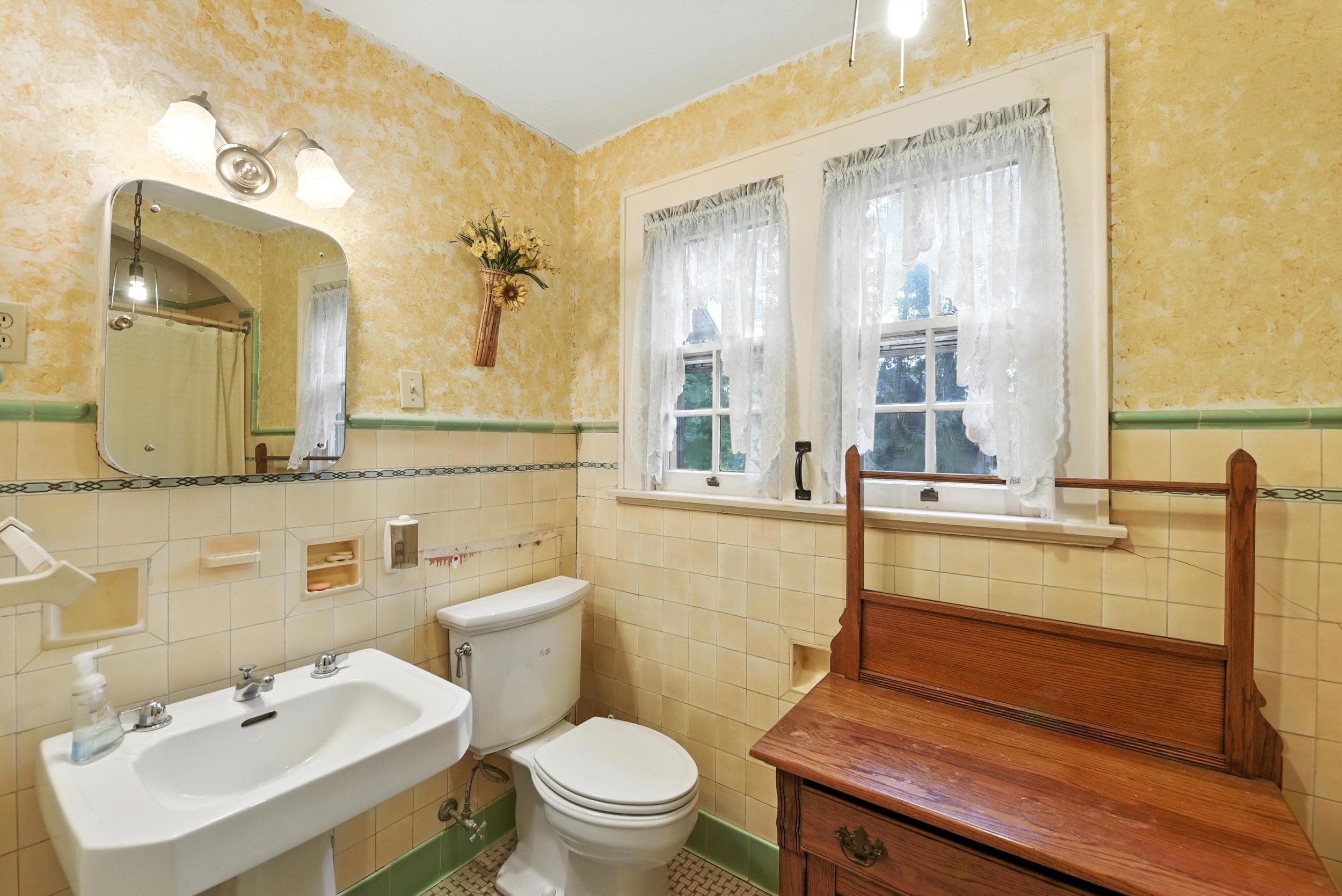 Fort Mitchell, Kentucky, 41017, United States, 3 Bedrooms Bedrooms, ,3 BathroomsBathrooms,Residential,For Sale,1901378