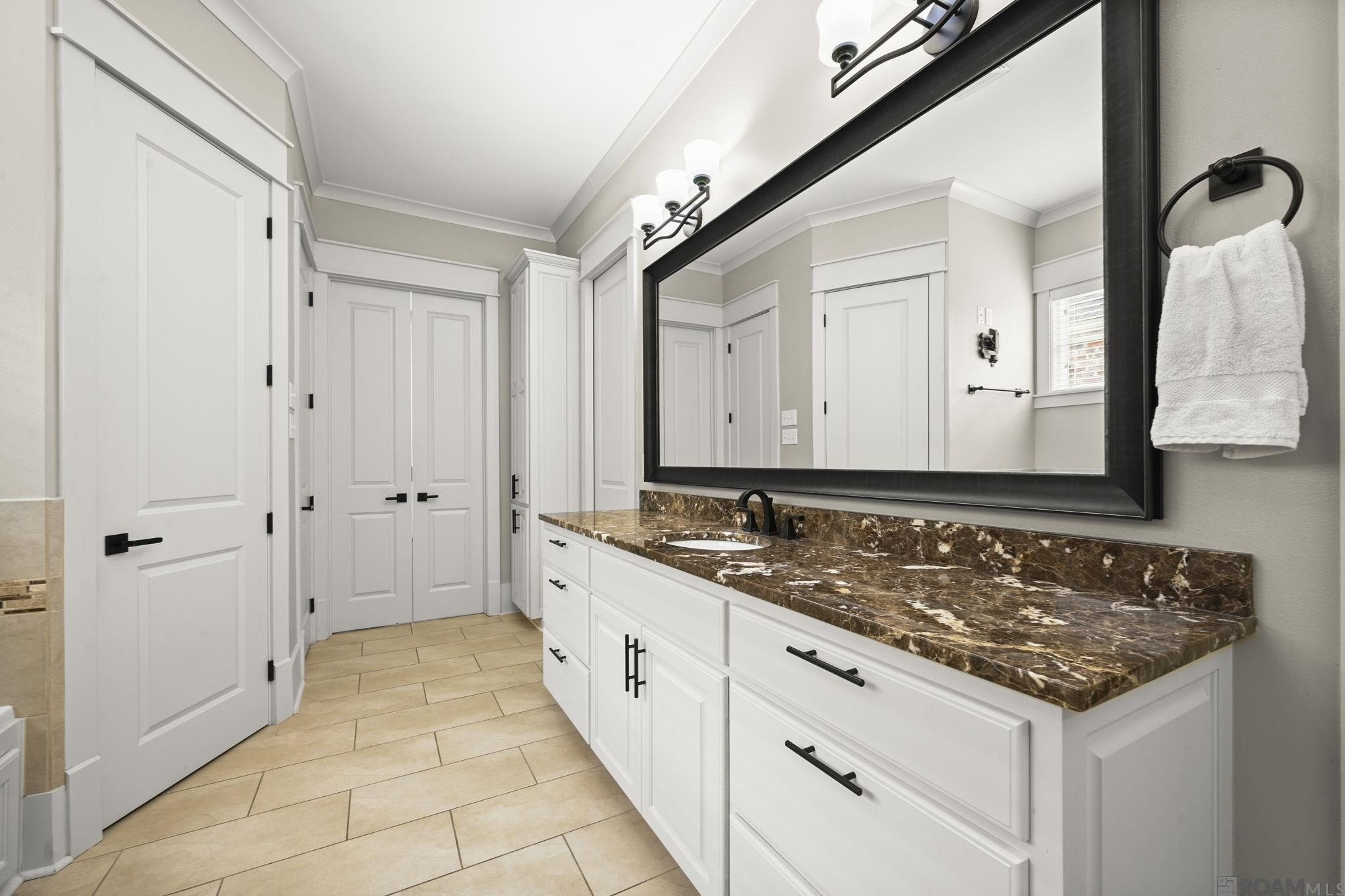 Baton Rouge, Louisiana, 70810, United States, 4 Bedrooms Bedrooms, ,4 BathroomsBathrooms,Residential,For Sale,2005537