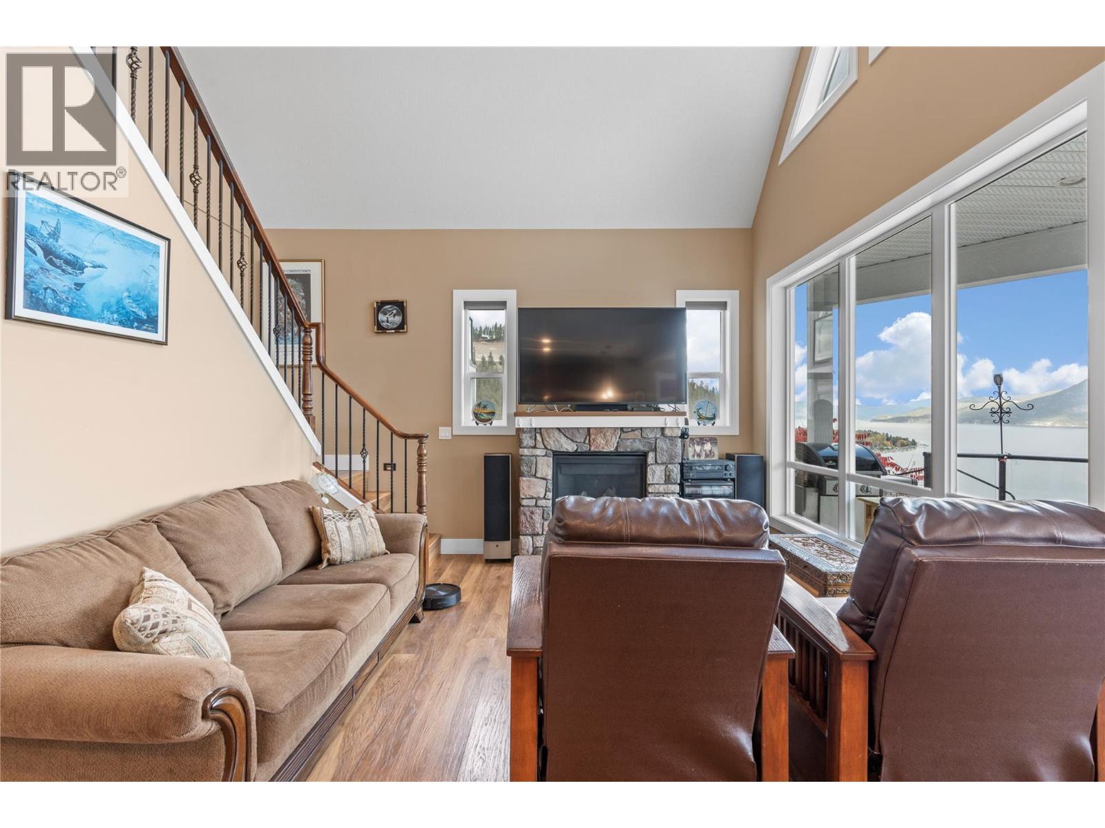 KELOWNA, British Columbia, V1Z 3R8, CA, 2 Bedrooms Bedrooms, ,2 BathroomsBathrooms,Residential,For Sale,1950857