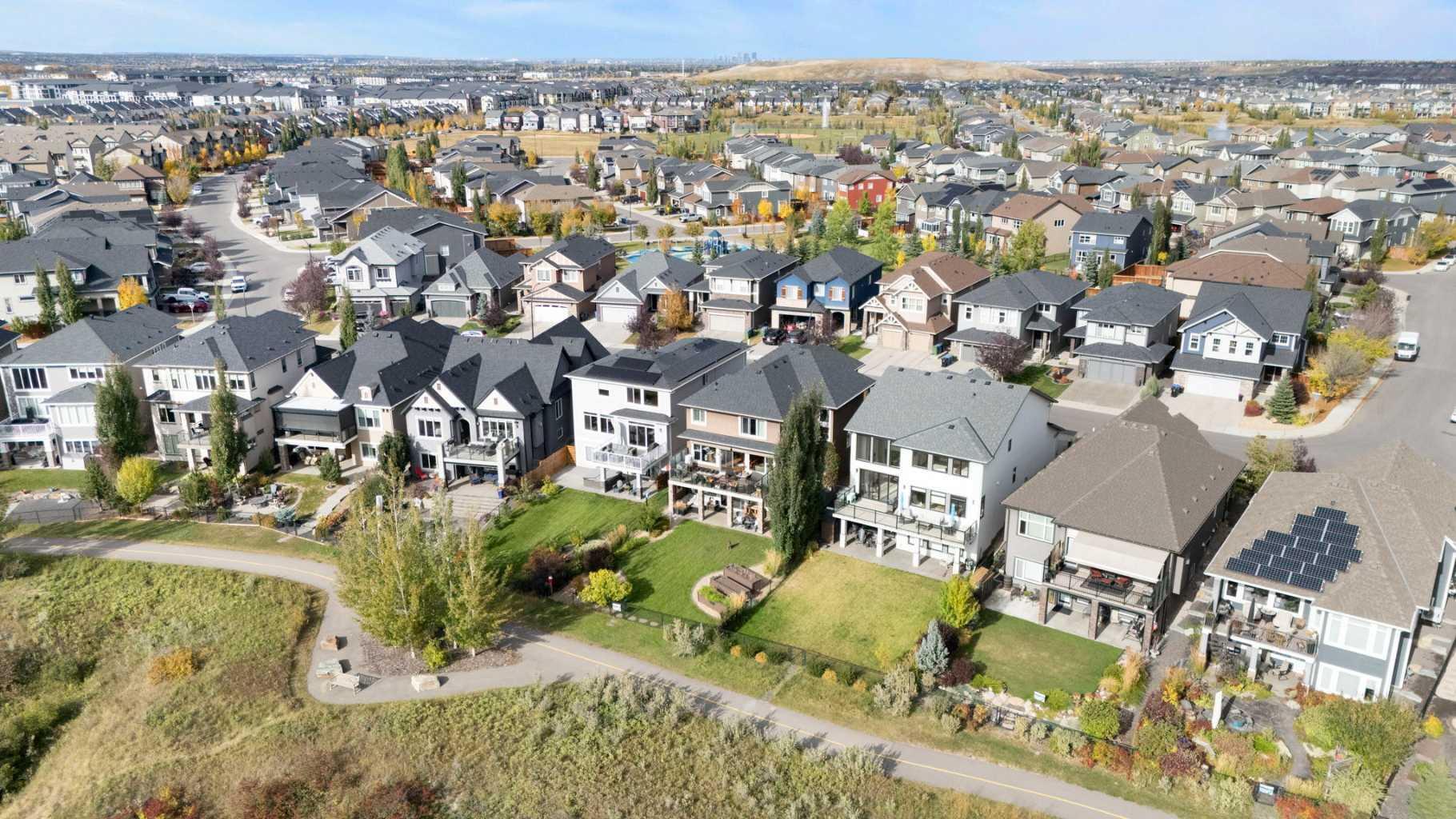 CALGARY, Alberta, T2X 2E1, CA, 4 Bedrooms Bedrooms, ,3 BathroomsBathrooms,Residential,For Sale,1987816