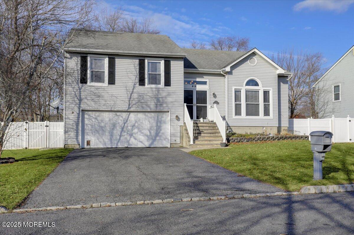 Howell, New Jersey, 07731, United States, 4 Bedrooms Bedrooms, ,3 BathroomsBathrooms,Residential,For Sale,2005606