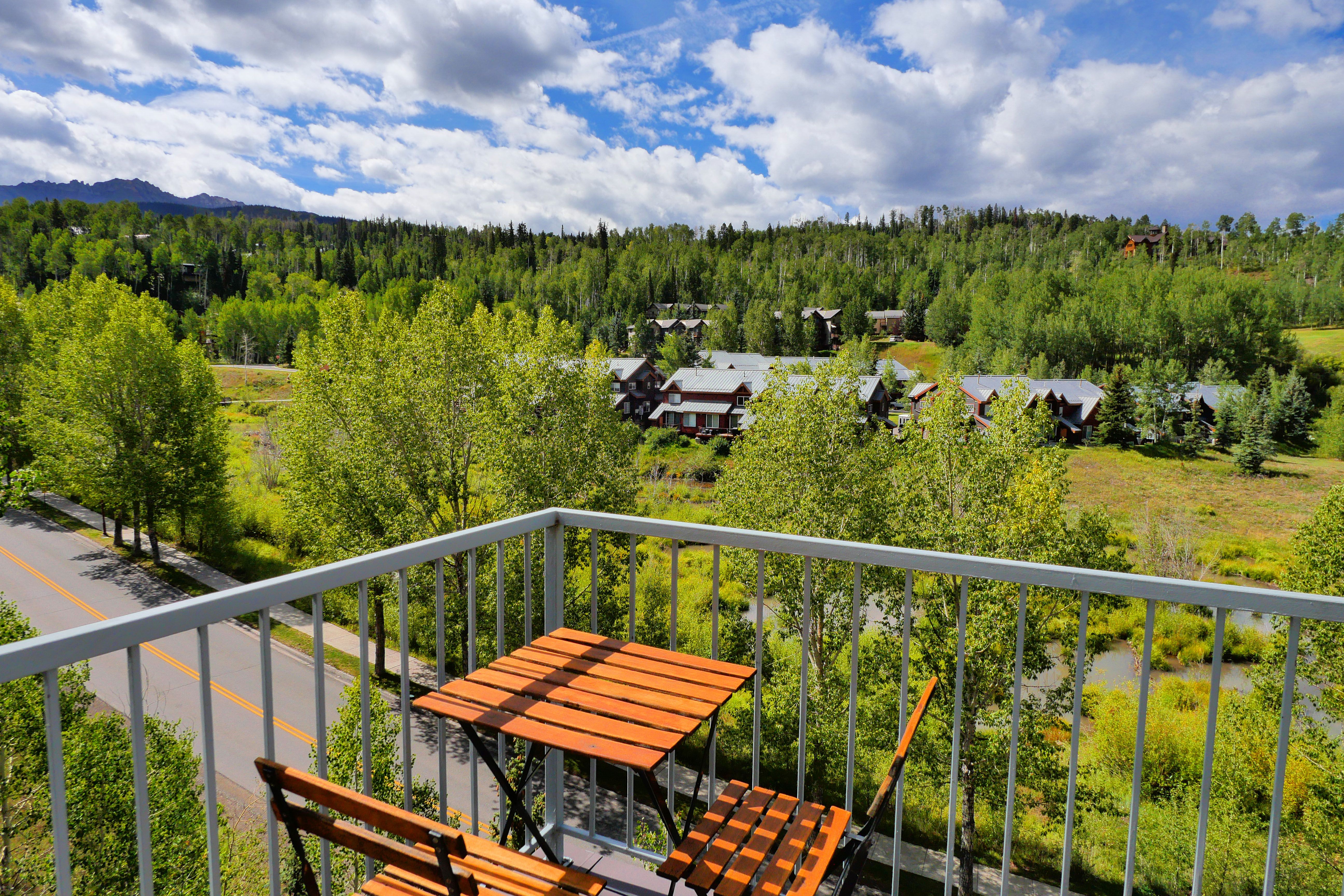  A Rare Deed Restricted Ownership Opportunity in Mountain Village - 物件實景