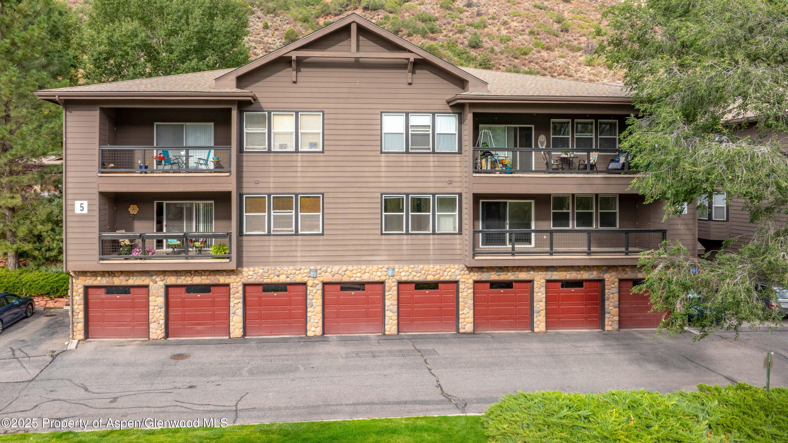 Glenwood Springs, Colorado, 81601, United States, 3 Bedrooms Bedrooms, ,2 BathroomsBathrooms,Residential,For Sale,1795140