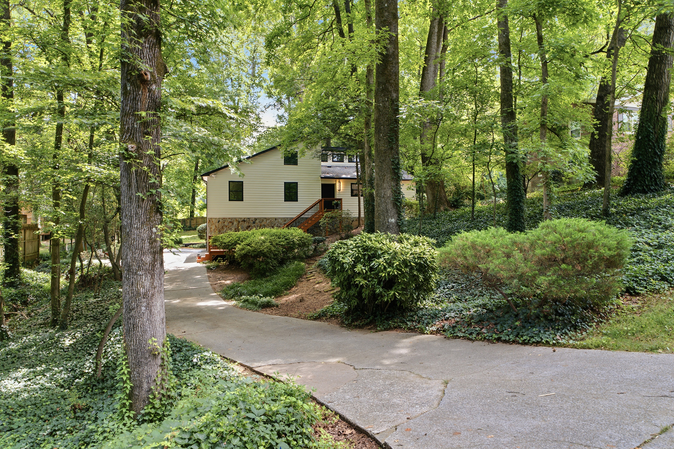  Completely Renovated and Move-In Ready East Cobb Home - 物件實景