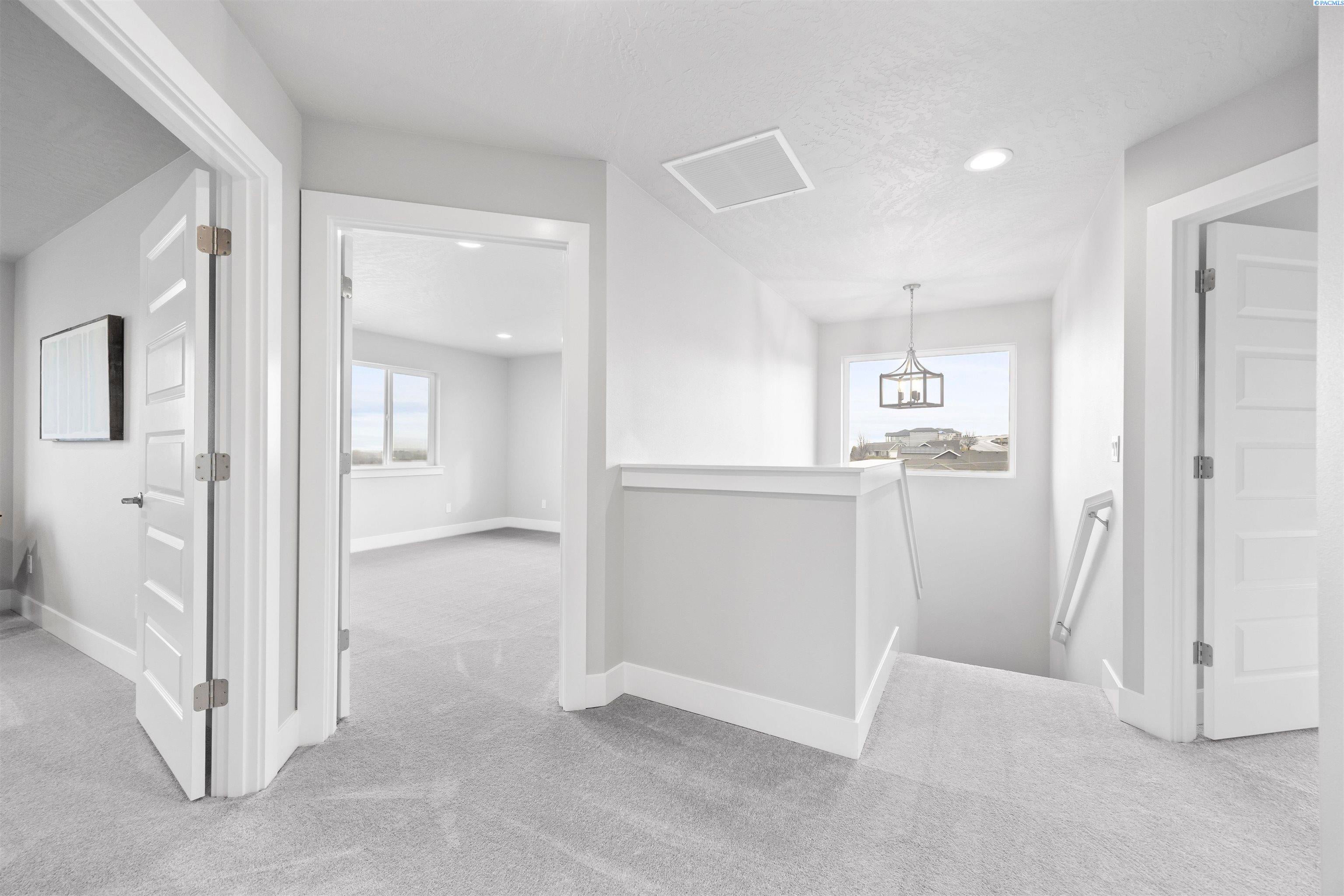 West Richland, Washington, 99353, United States, 4 Bedrooms Bedrooms, ,2 BathroomsBathrooms,Residential,For Sale,2014004