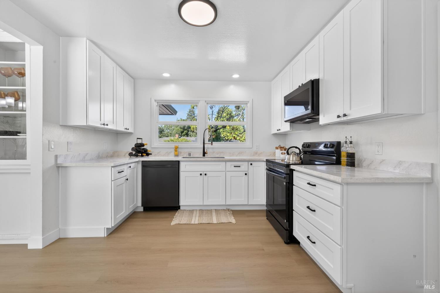 Sebastopol, California, 95472, United States, 2 Bedrooms Bedrooms, ,1 BathroomBathrooms,Residential,For Sale,2048872