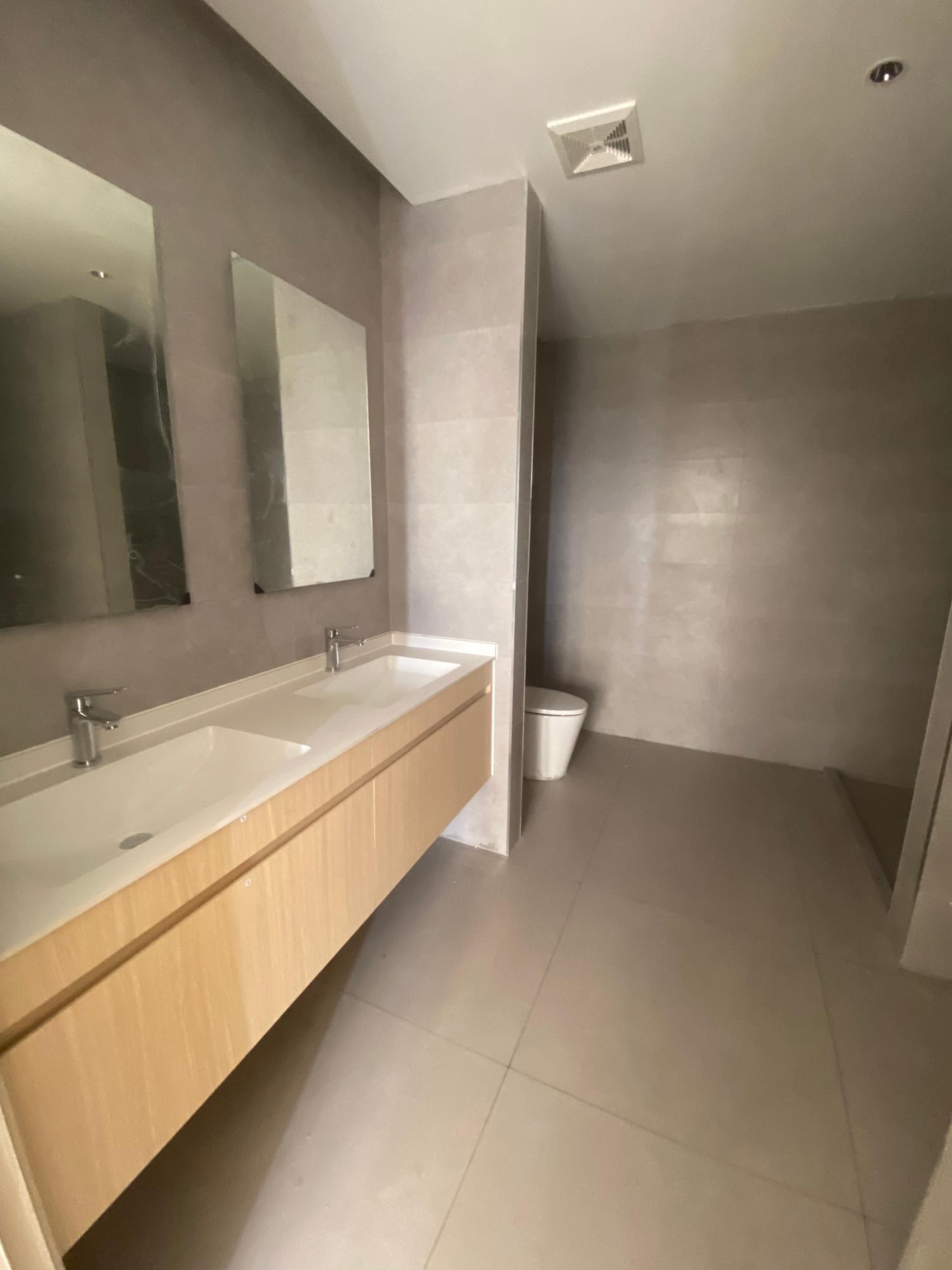 Kingston & St. Andrew, JM, 3 Bedrooms Bedrooms, ,4 BathroomsBathrooms,Residential,For Sale,1897845