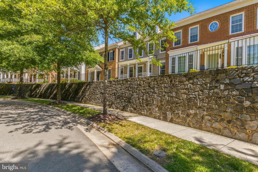 Leesburg, Virginia, 20175, United States, 3 Bedrooms Bedrooms, ,4 BathroomsBathrooms,Residential,For Sale,2049471