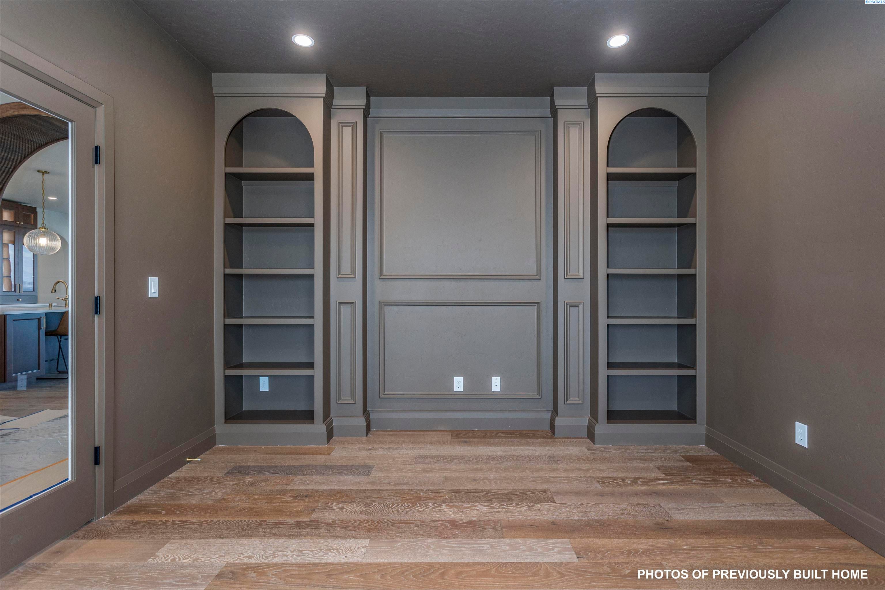 Pasco, Washington, 99301, United States, 4 Bedrooms Bedrooms, ,3 BathroomsBathrooms,Residential,For Sale,1982382