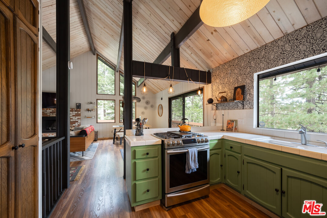 Twin Peaks, California, 92391, United States, 3 Bedrooms Bedrooms, ,2 BathroomsBathrooms,Residential,For Sale,1818443