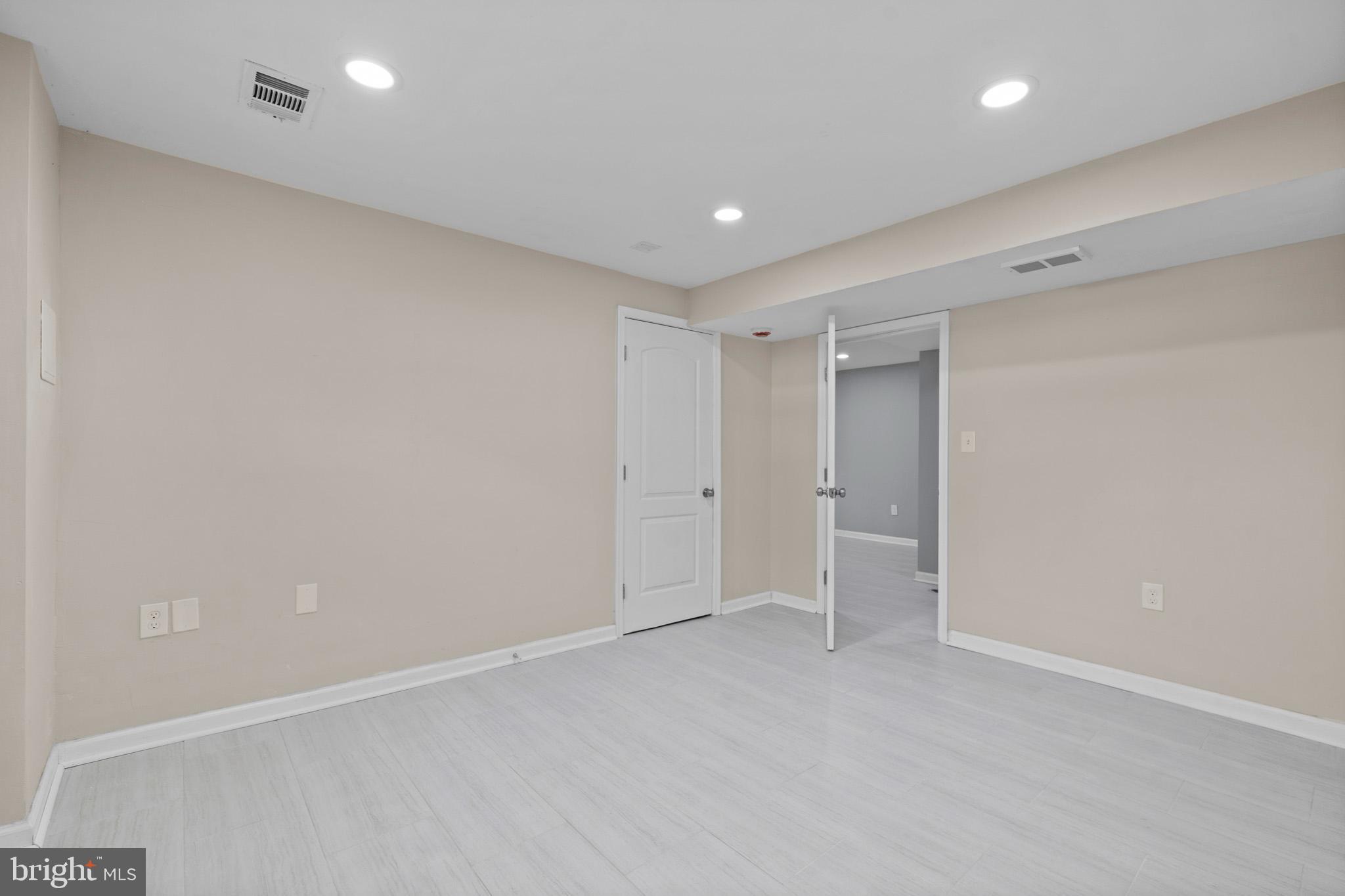 Riva, Maryland, 21140, United States, 5 Bedrooms Bedrooms, ,3 BathroomsBathrooms,Residential,For Sale,1984383