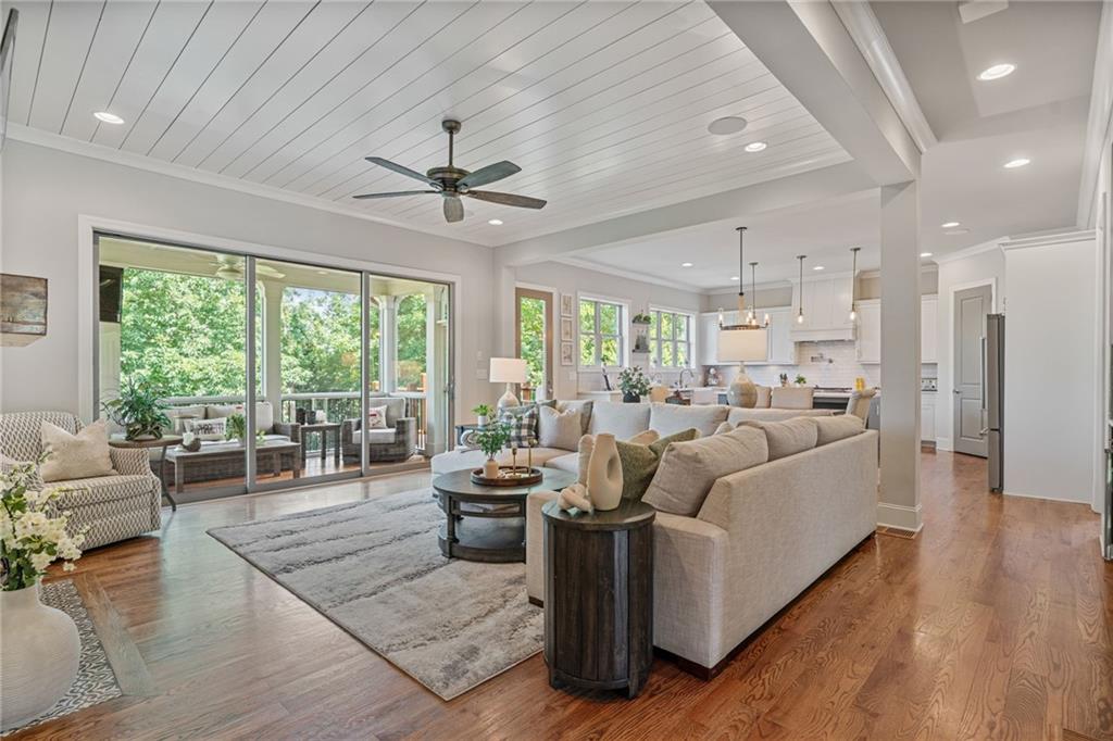 Alpharetta, Georgia, 30022, United States, 6 Bedrooms Bedrooms, ,6 BathroomsBathrooms,Residential,For Sale,1900569