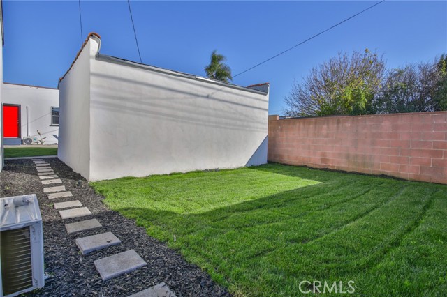 Los Angeles, California, 90047, United States, 5 Bedrooms Bedrooms, ,Residential,For Sale,2009243