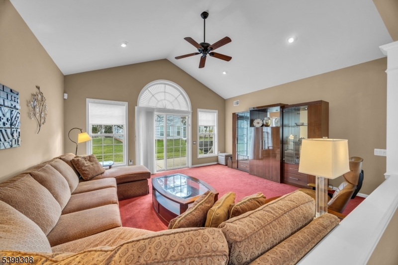 Franklin Twp., New Jersey, 08873, United States, 2 Bedrooms Bedrooms, ,2 BathroomsBathrooms,Residential,For Sale,2003337