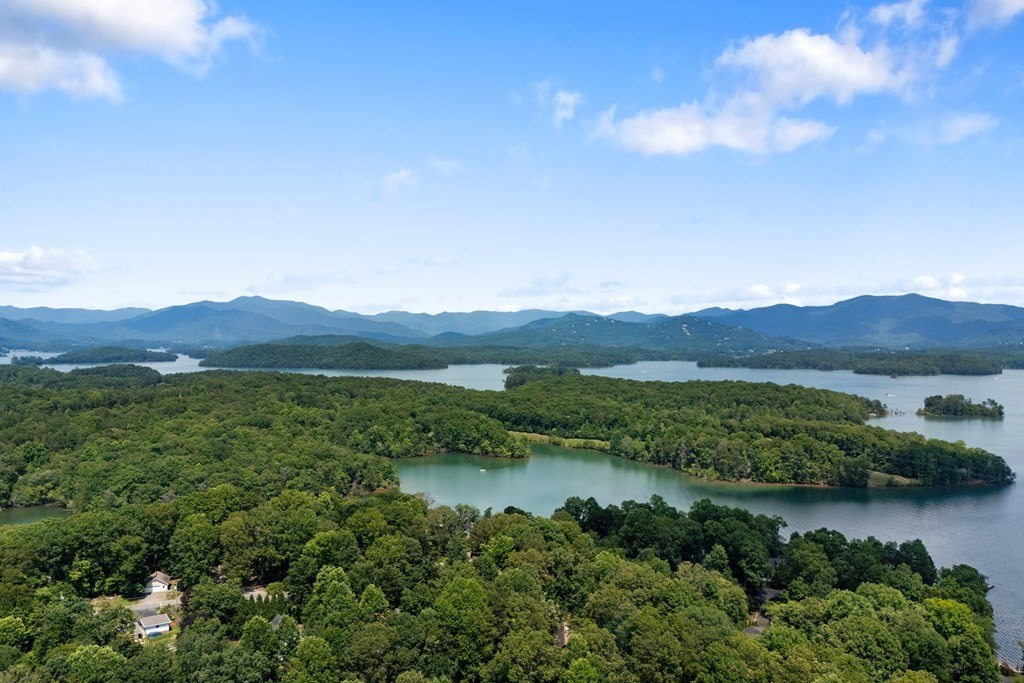 Hayesville, North Carolina, 28904, United States, 4 Bedrooms Bedrooms, ,3 BathroomsBathrooms,Residential,For Sale,1983096