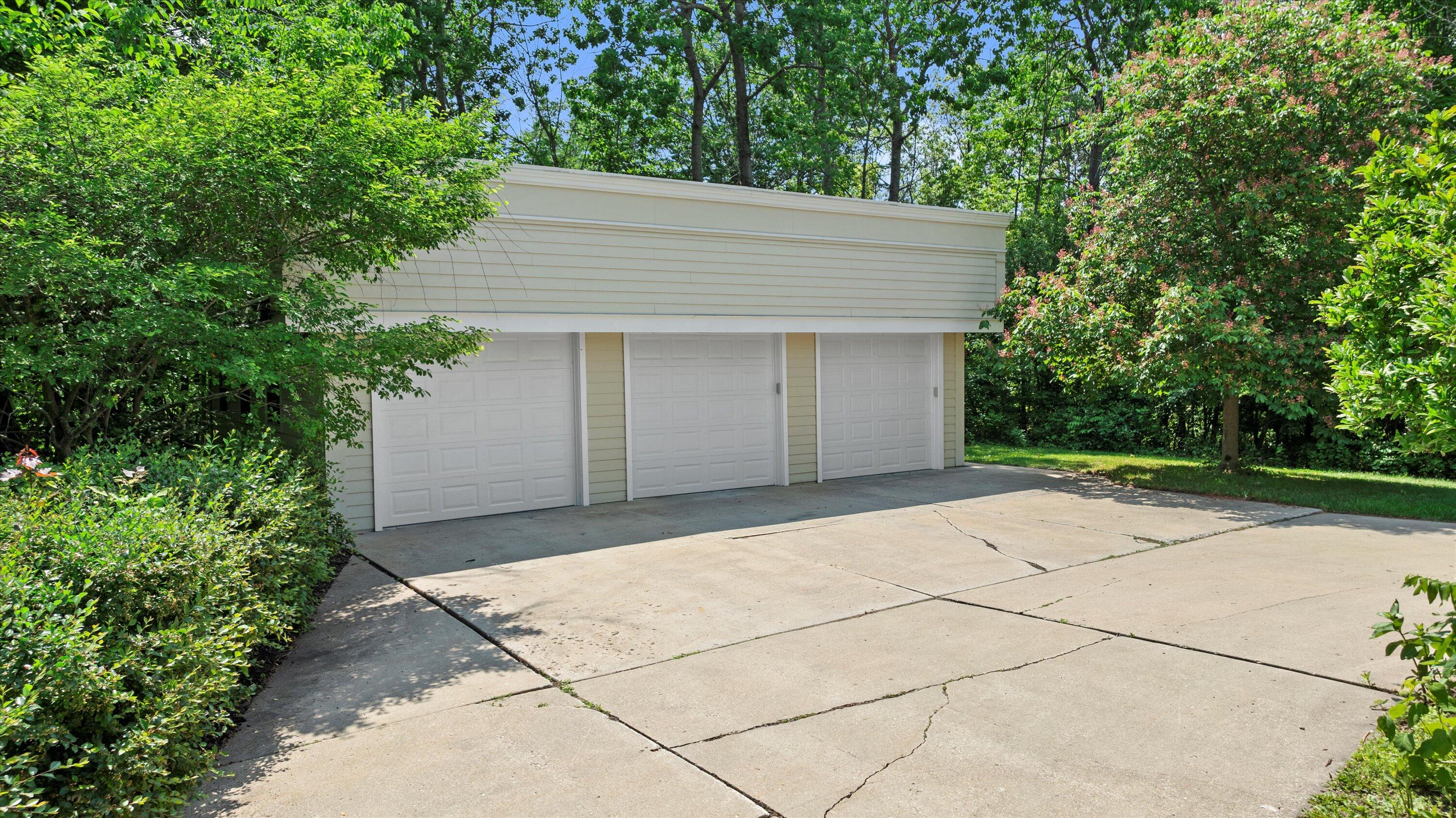 Lisbon, Wisconsin, 53089, United States, 4 Bedrooms Bedrooms, ,5 BathroomsBathrooms,Residential,For Sale,1868566