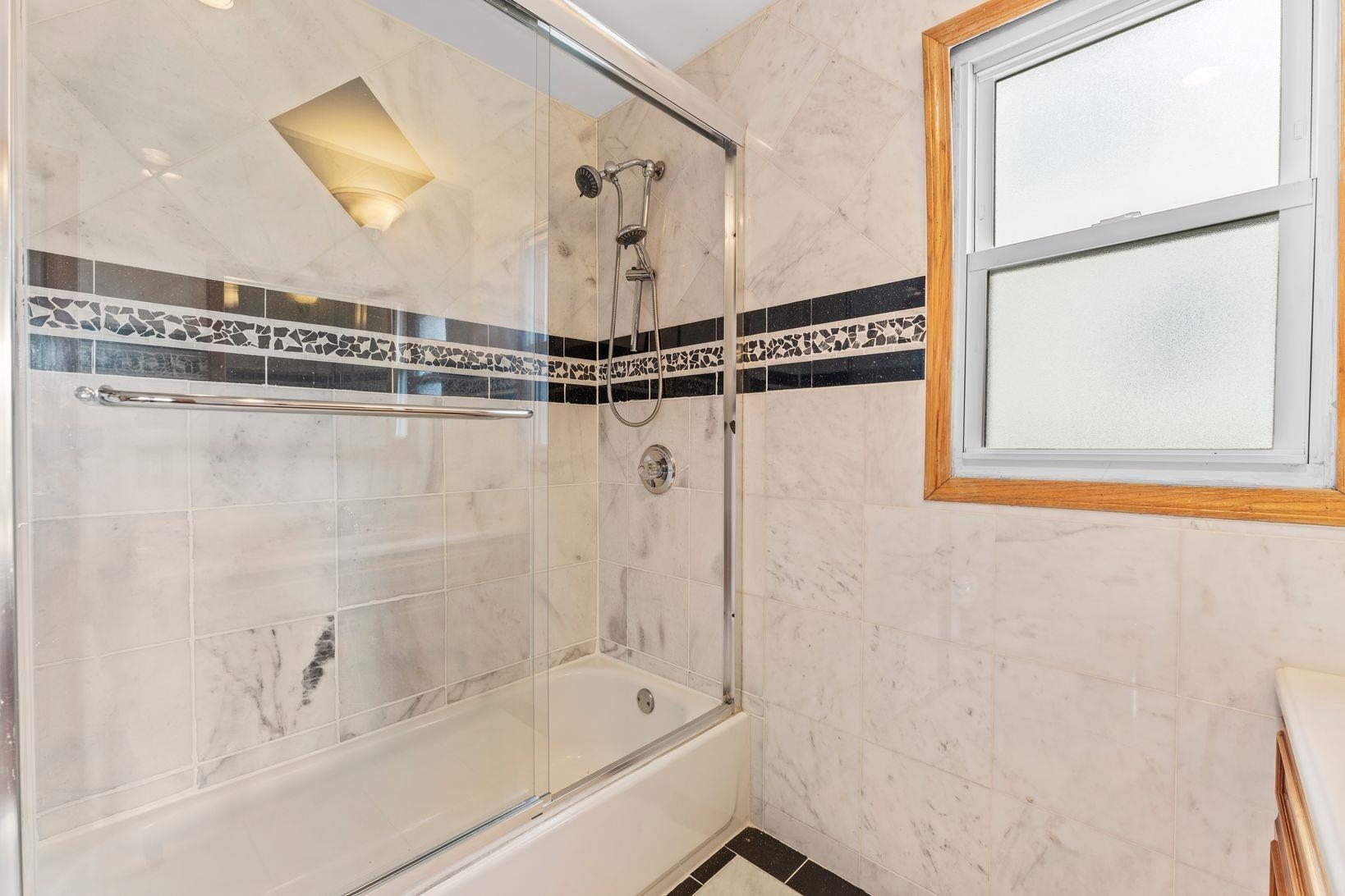 North Bergen, New Jersey, 07047, United States, 5 Bedrooms Bedrooms, ,5 BathroomsBathrooms,Residential,For Sale,2000699