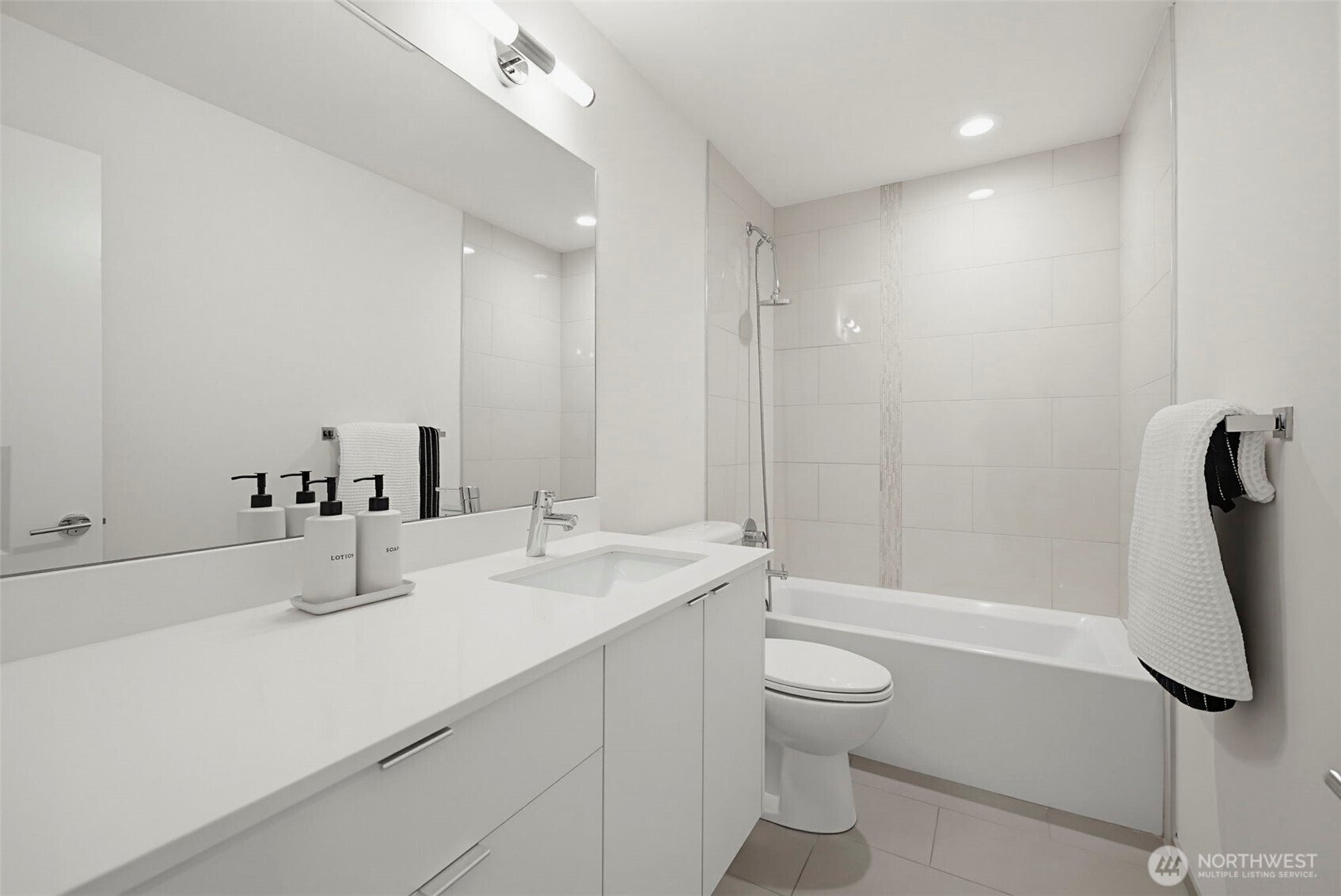 Seattle, Washington, 98144, United States, 3 Bedrooms Bedrooms, ,2 BathroomsBathrooms,Residential,For Sale,2049305