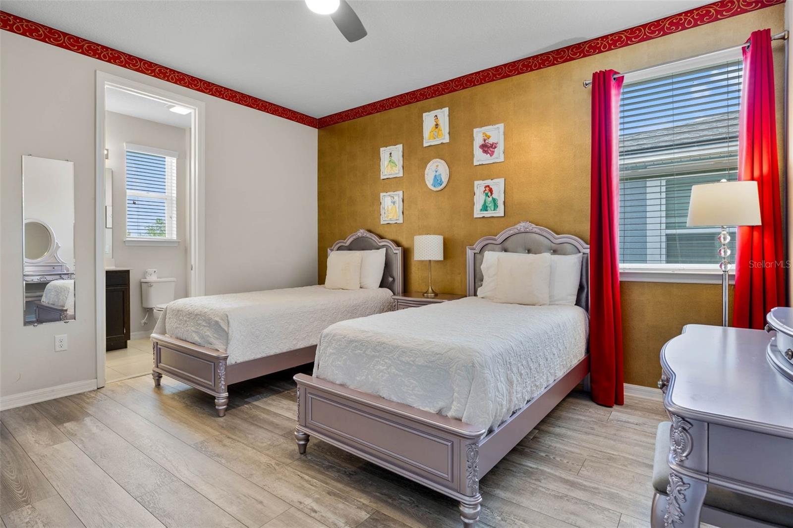 KISSIMMEE, Florida, 34747, United States, 7 Bedrooms Bedrooms, ,6 BathroomsBathrooms,Residential,For Sale,1938279