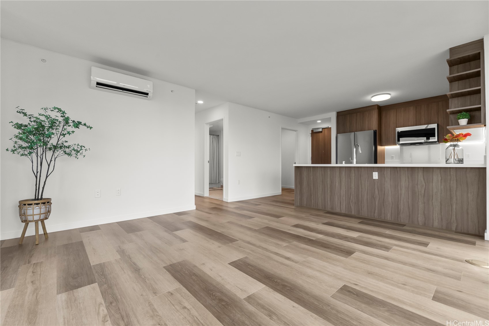 Honolulu, Hawaii, 96814, United States, 2 Bedrooms Bedrooms, ,2 BathroomsBathrooms,Residential,For Sale,1996104