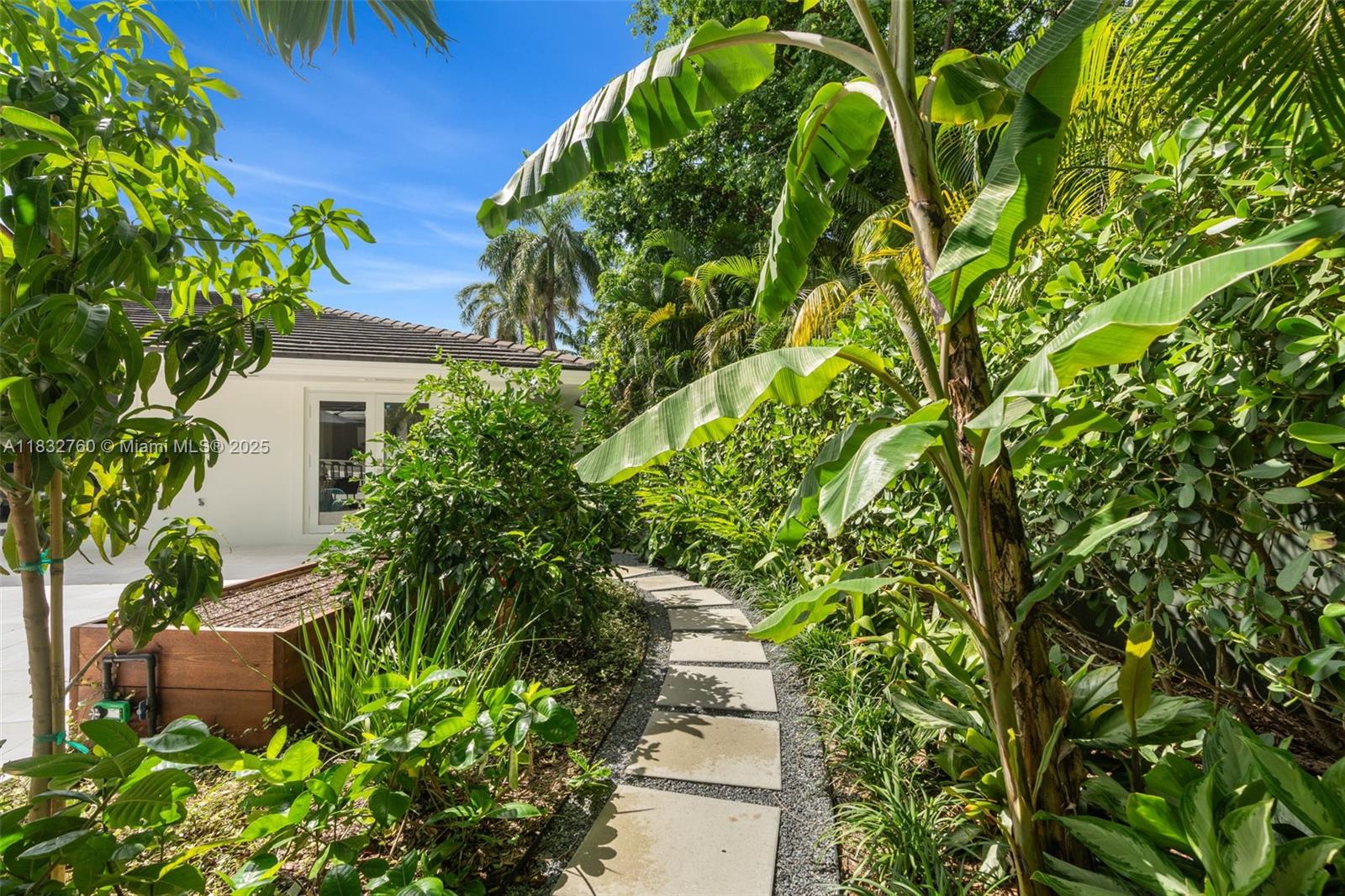Miami, Florida, 33137, United States, 4 Bedrooms Bedrooms, ,5 BathroomsBathrooms,Residential,For Sale,1883564