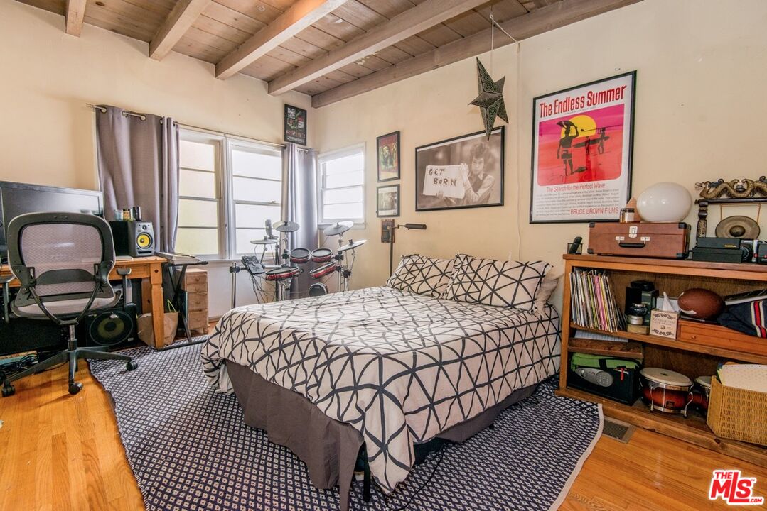 West Hollywood, California, 90069, United States, 3 Bedrooms Bedrooms, ,2 BathroomsBathrooms,Residential,For Sale,2002247