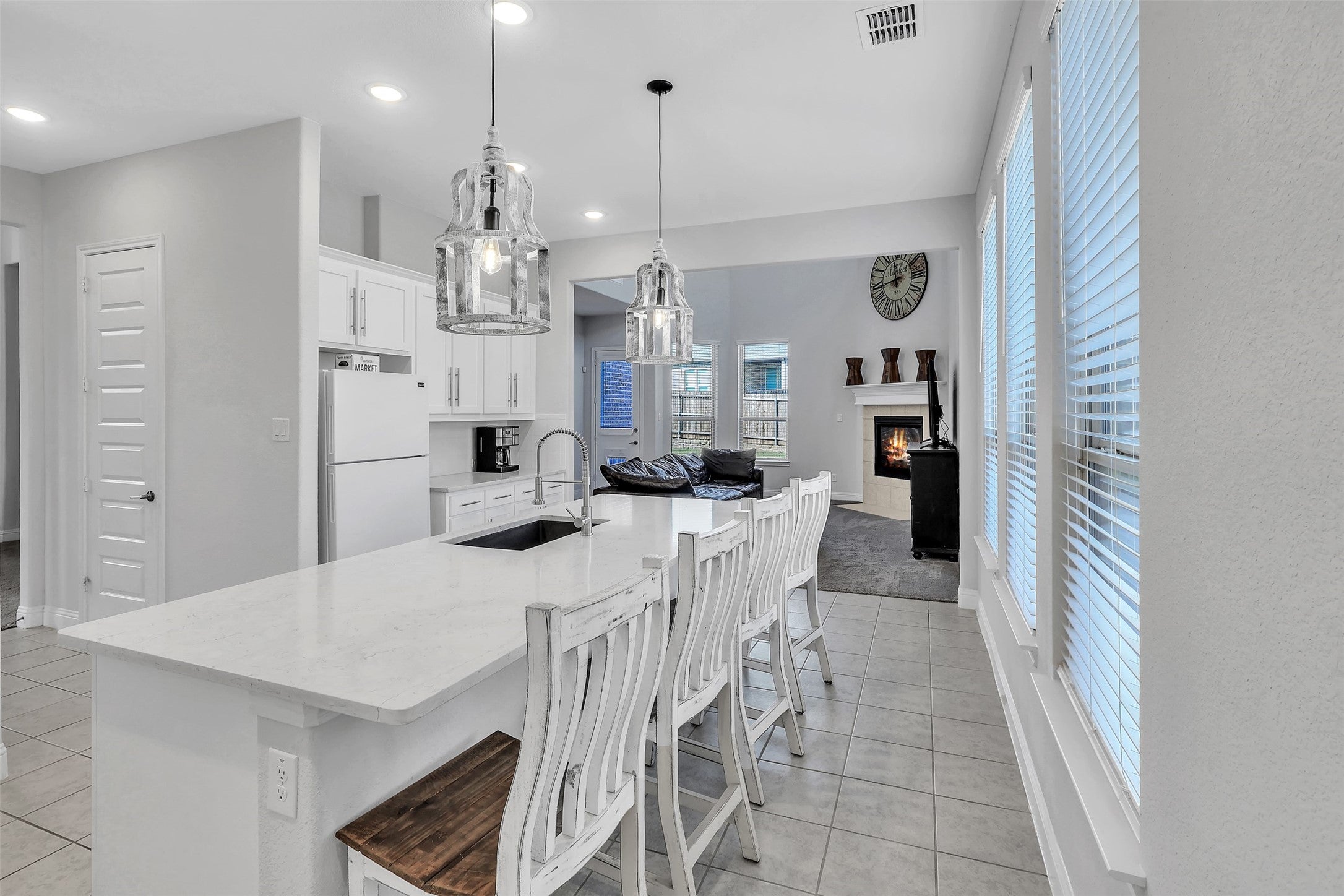 Justin, Texas, 76247, United States, 4 Bedrooms Bedrooms, ,4 BathroomsBathrooms,Residential,For Sale,1981121