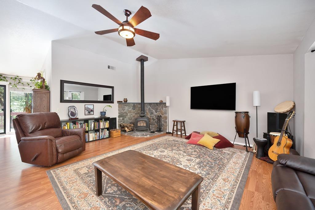 Foresthill, California, 95631, United States, 3 Bedrooms Bedrooms, ,2 BathroomsBathrooms,Residential,For Sale,1819375