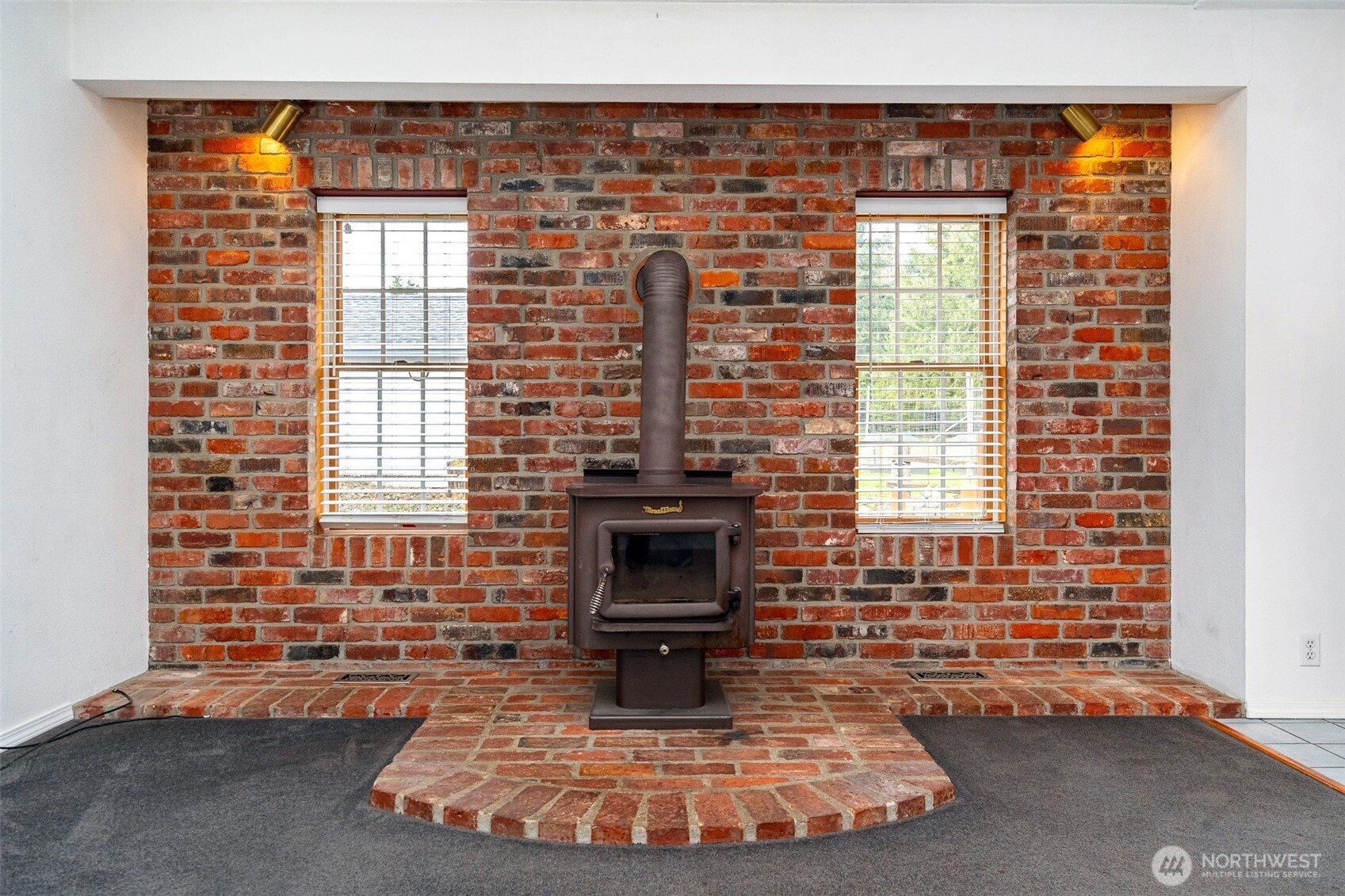 Winlock, Washington, 98596, United States, 3 Bedrooms Bedrooms, ,2 BathroomsBathrooms,Residential,For Sale,2015352