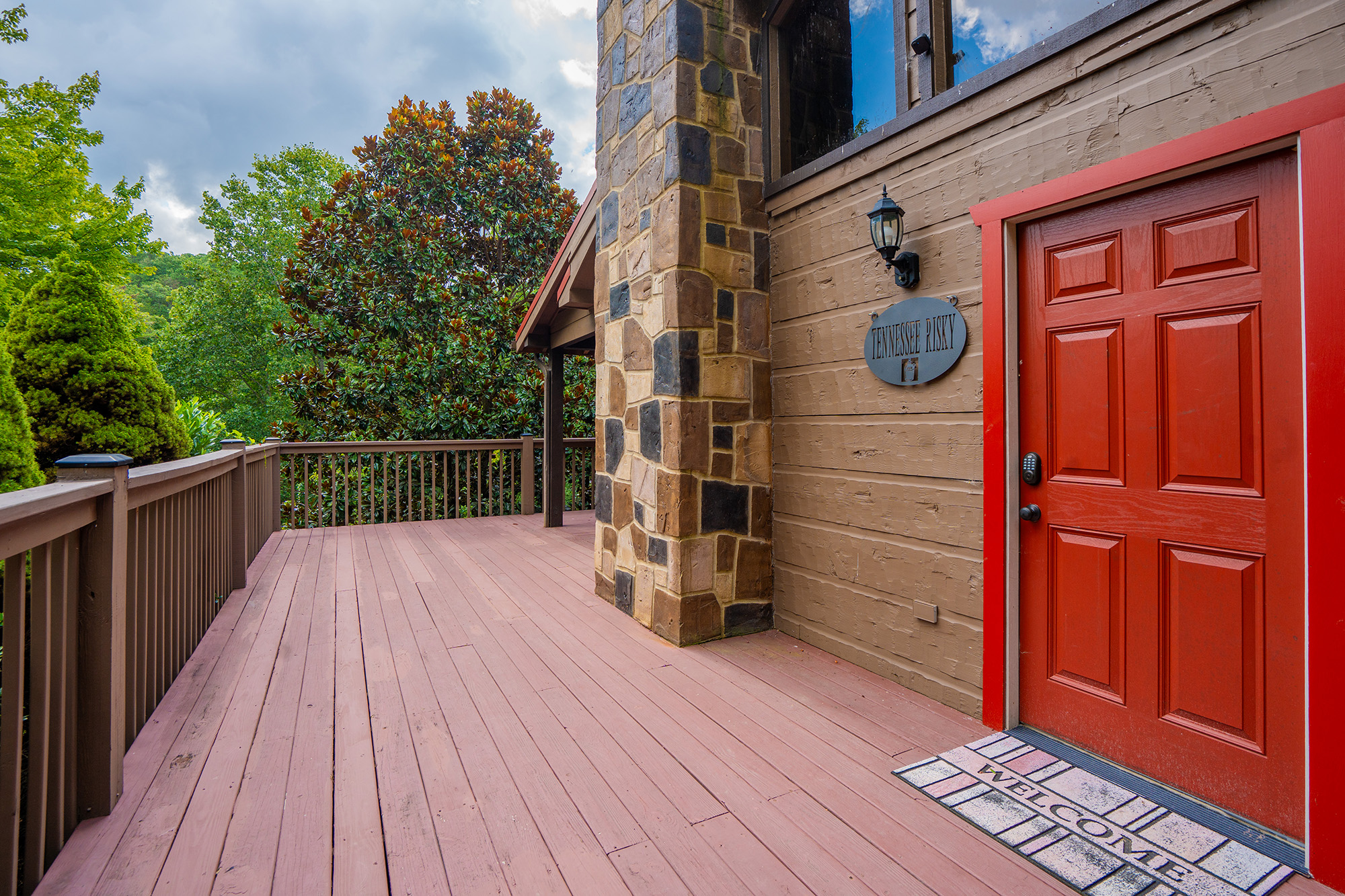 Sevierville, Tennessee, 37862, United States, 3 Bedrooms Bedrooms, ,2 BathroomsBathrooms,Residential,For Sale,1981981