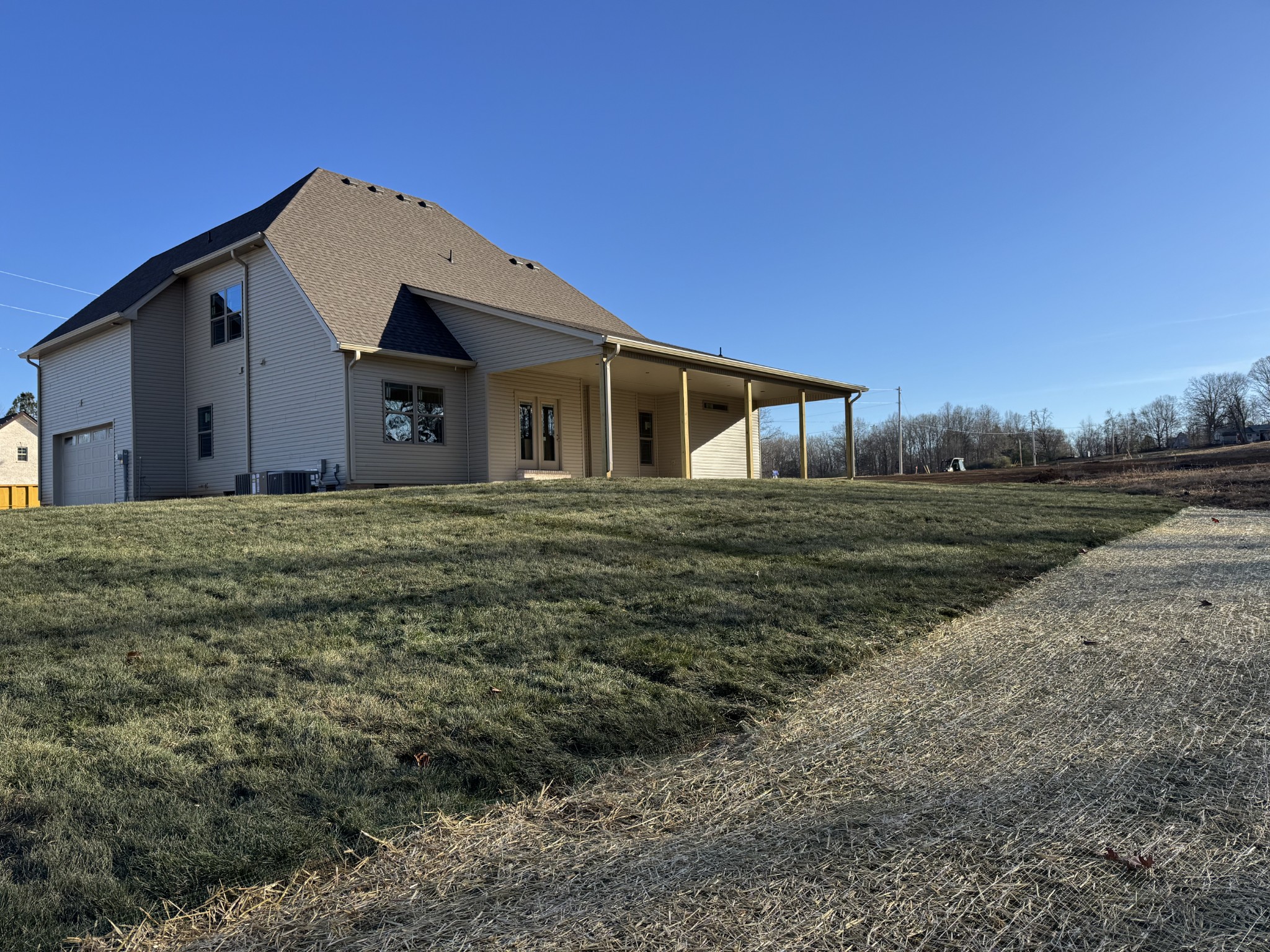 Clarksville, Tennessee, 37042, United States, 3 Bedrooms Bedrooms, ,4 BathroomsBathrooms,Residential,For Sale,2006024