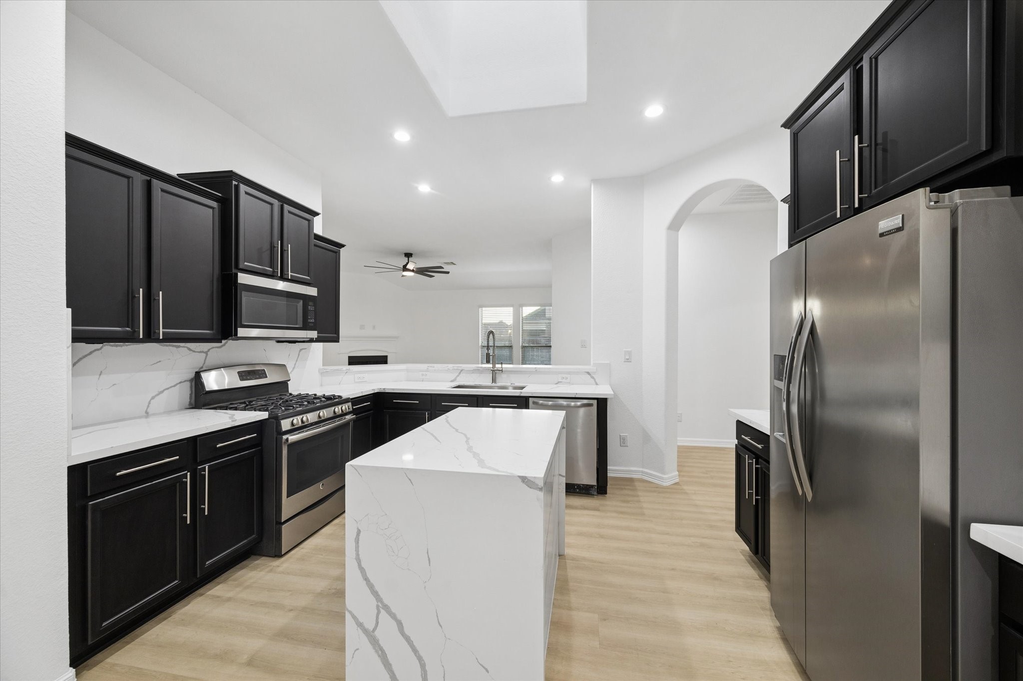  8819 Alicia Drive - 物件實景