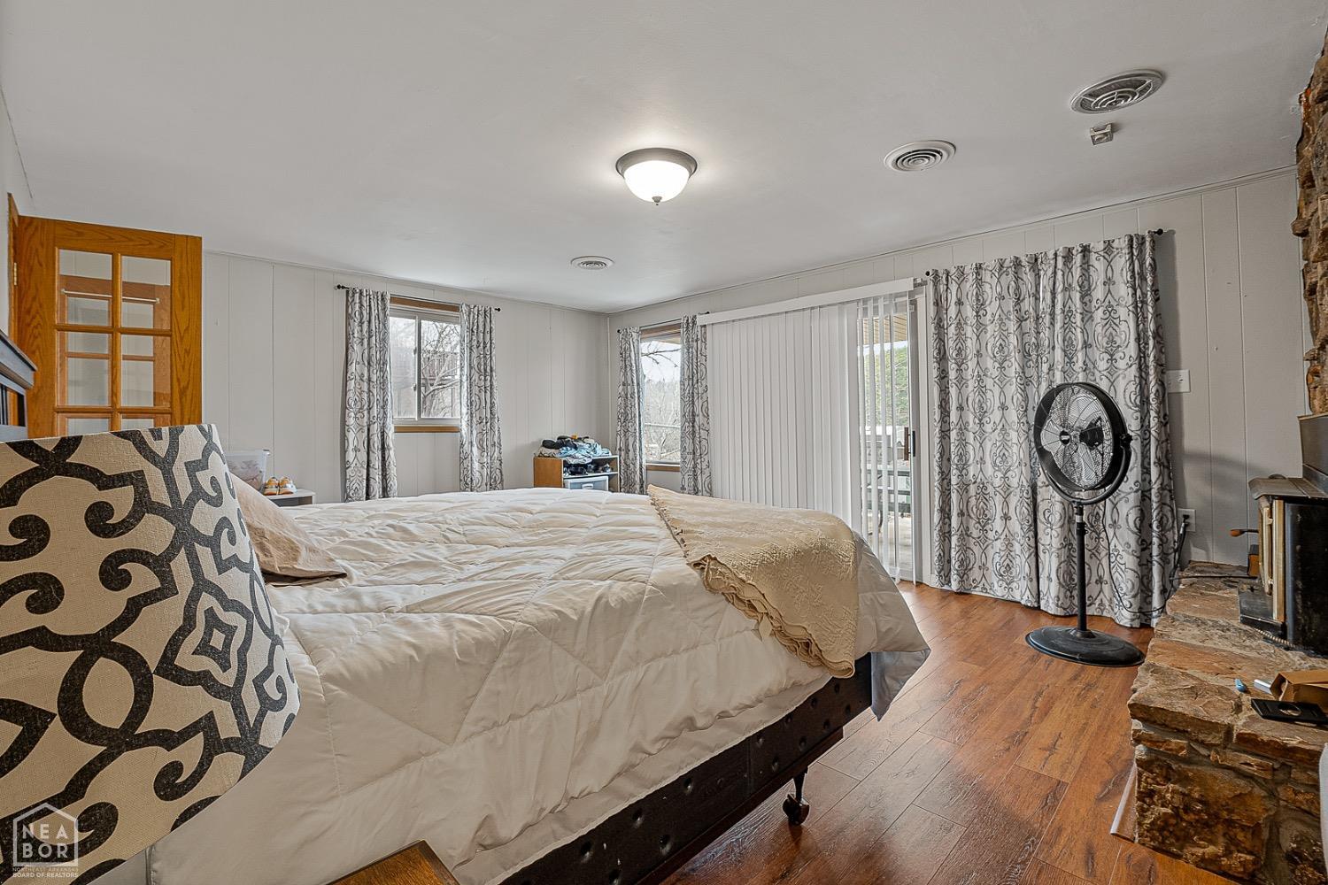 Cherokee Village, Arkansas, 72529, United States, 6 Bedrooms Bedrooms, ,3 BathroomsBathrooms,Residential,For Sale,1983477