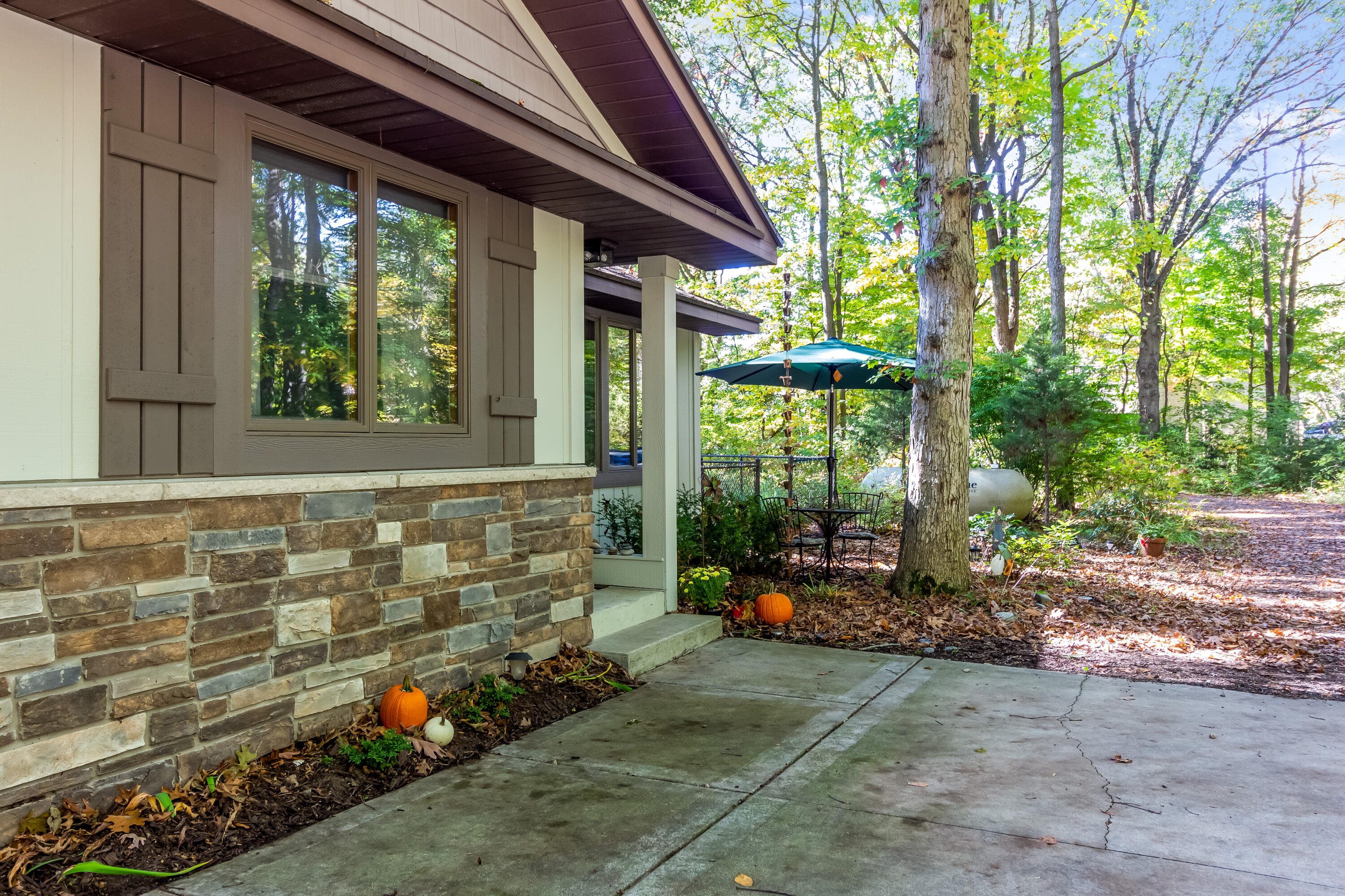 Fennville, Michigan, 49408, United States, 3 Bedrooms Bedrooms, ,3 BathroomsBathrooms,Residential,For Sale,1974475