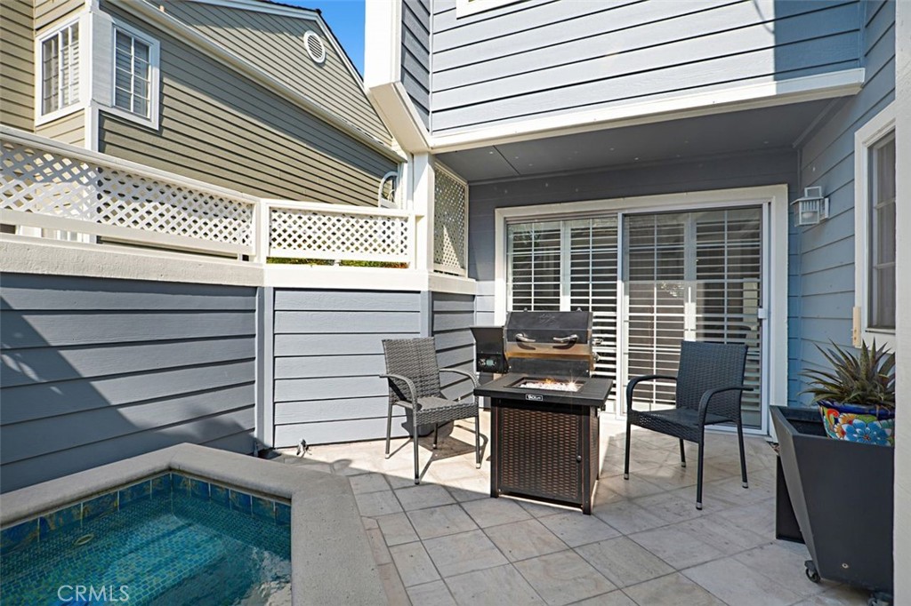 Long Beach, California, 90803, United States, 2 Bedrooms Bedrooms, ,3 BathroomsBathrooms,Residential,For Sale,1917947